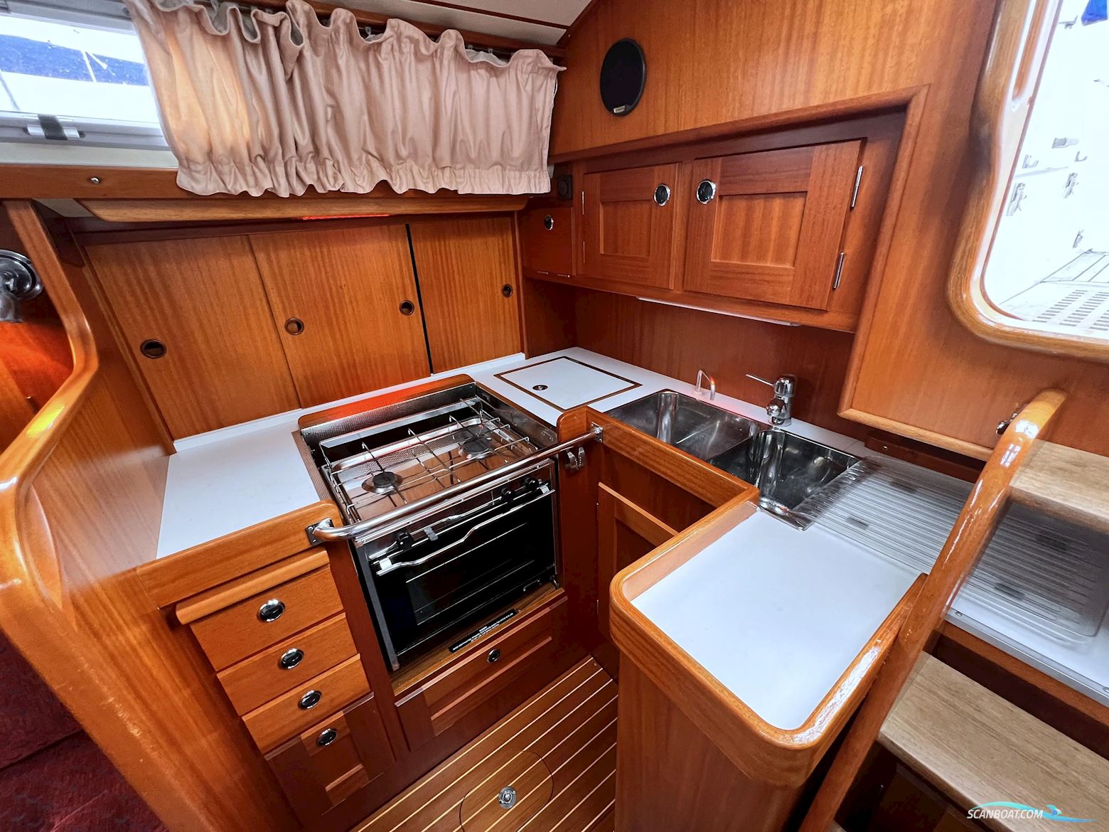 Hallberg Rassy 36