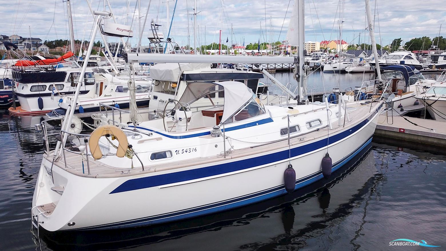 Hallberg-Rassy 37