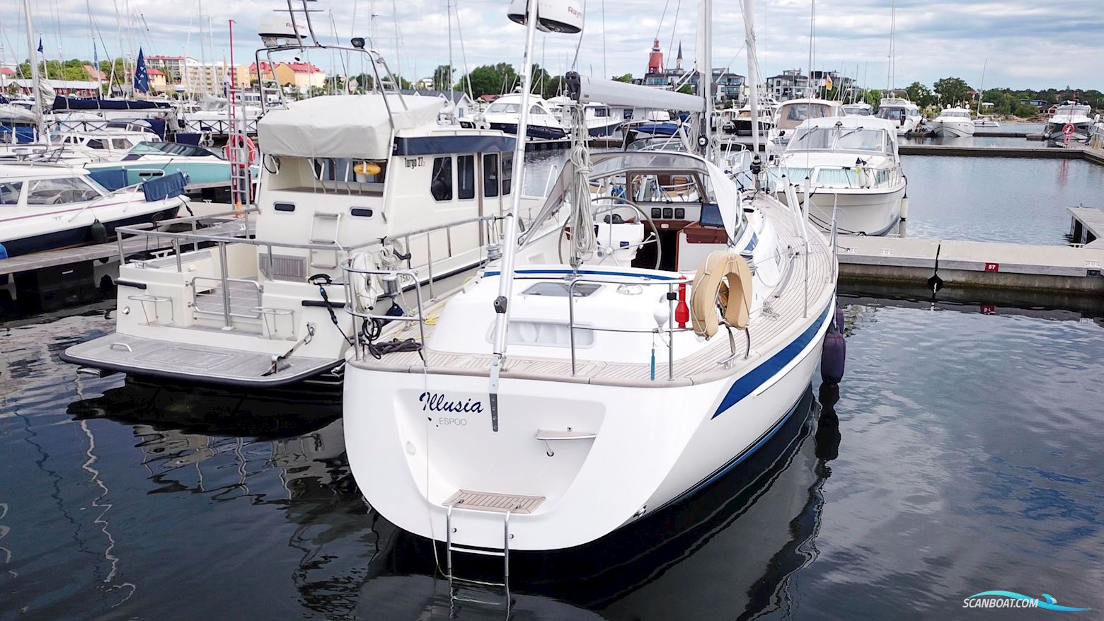 Hallberg-Rassy 37