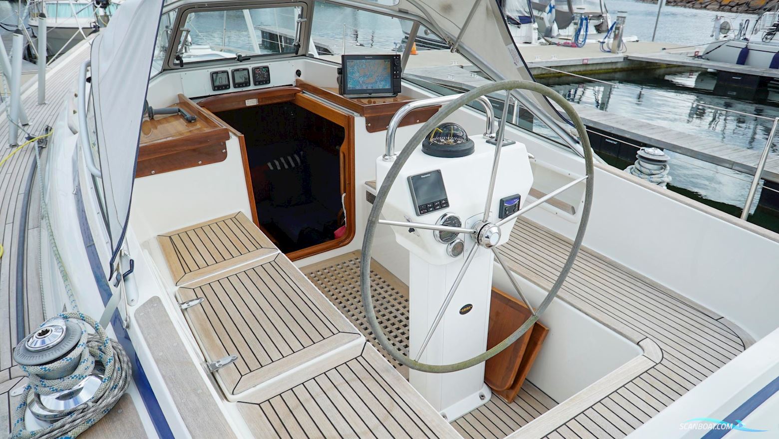 Hallberg-Rassy 37