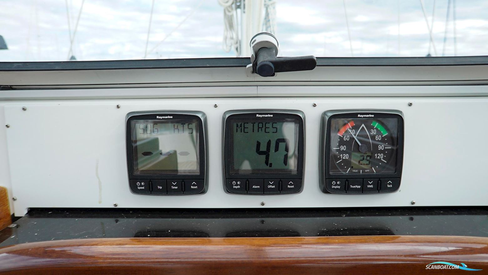 Hallberg-Rassy 37