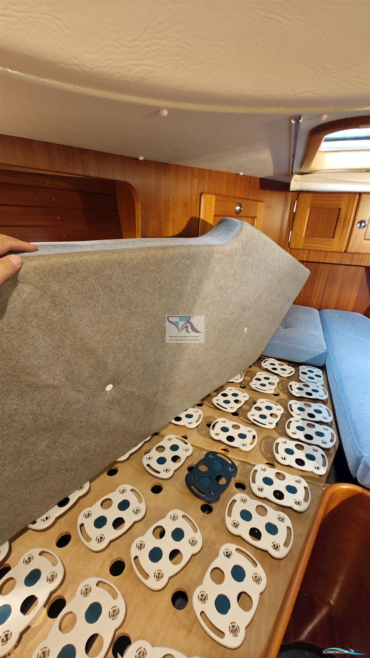 Hallberg Rassy 37