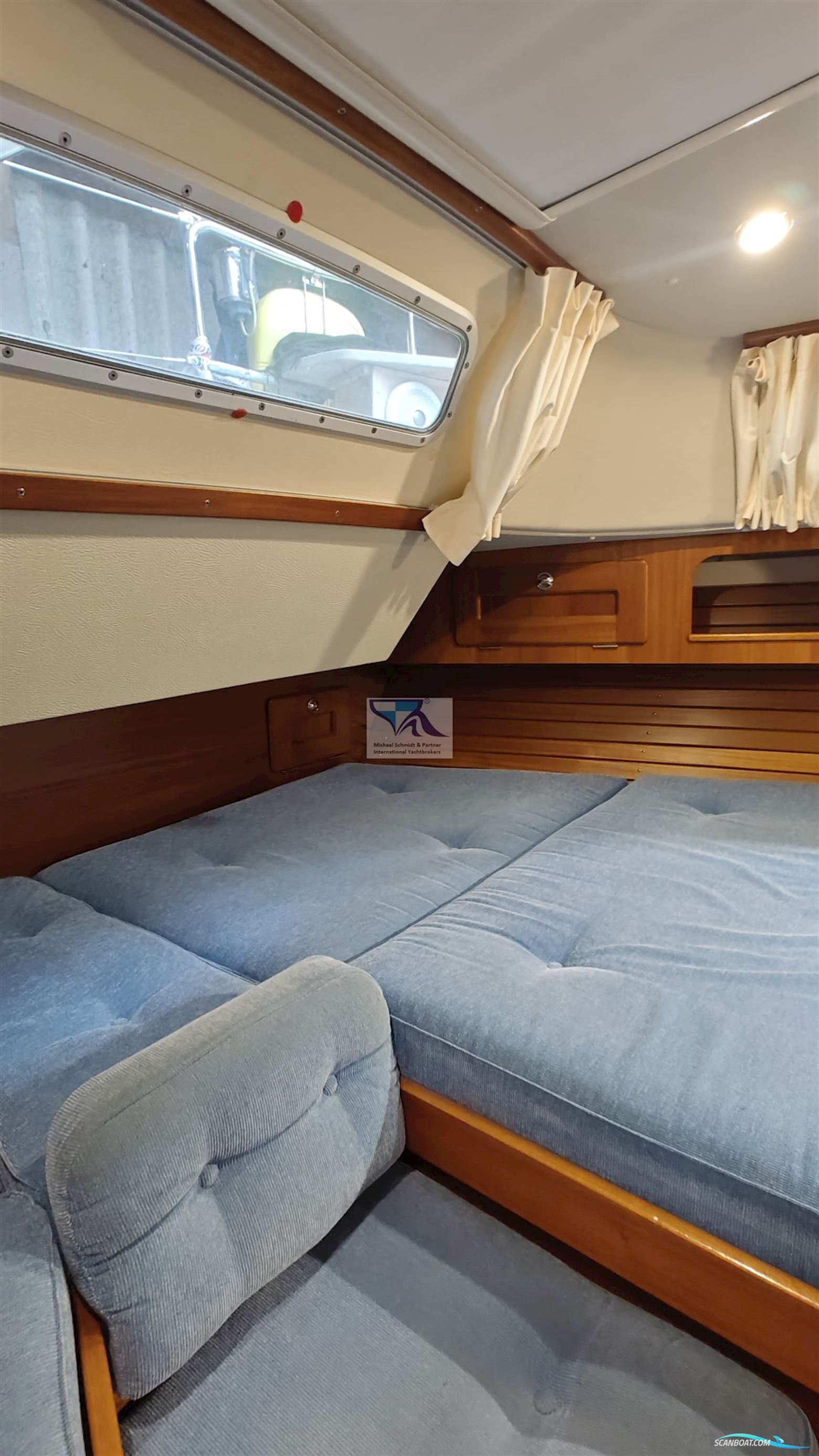 Hallberg Rassy 37