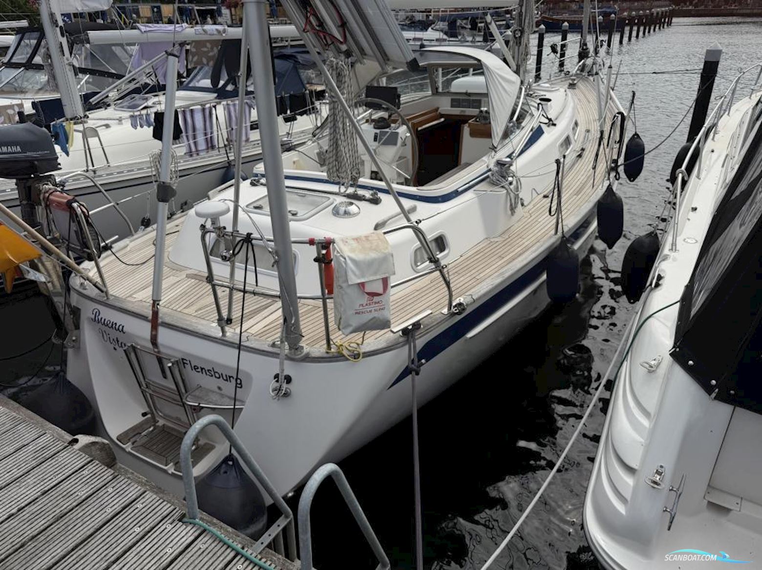 Hallberg-Rassy 37