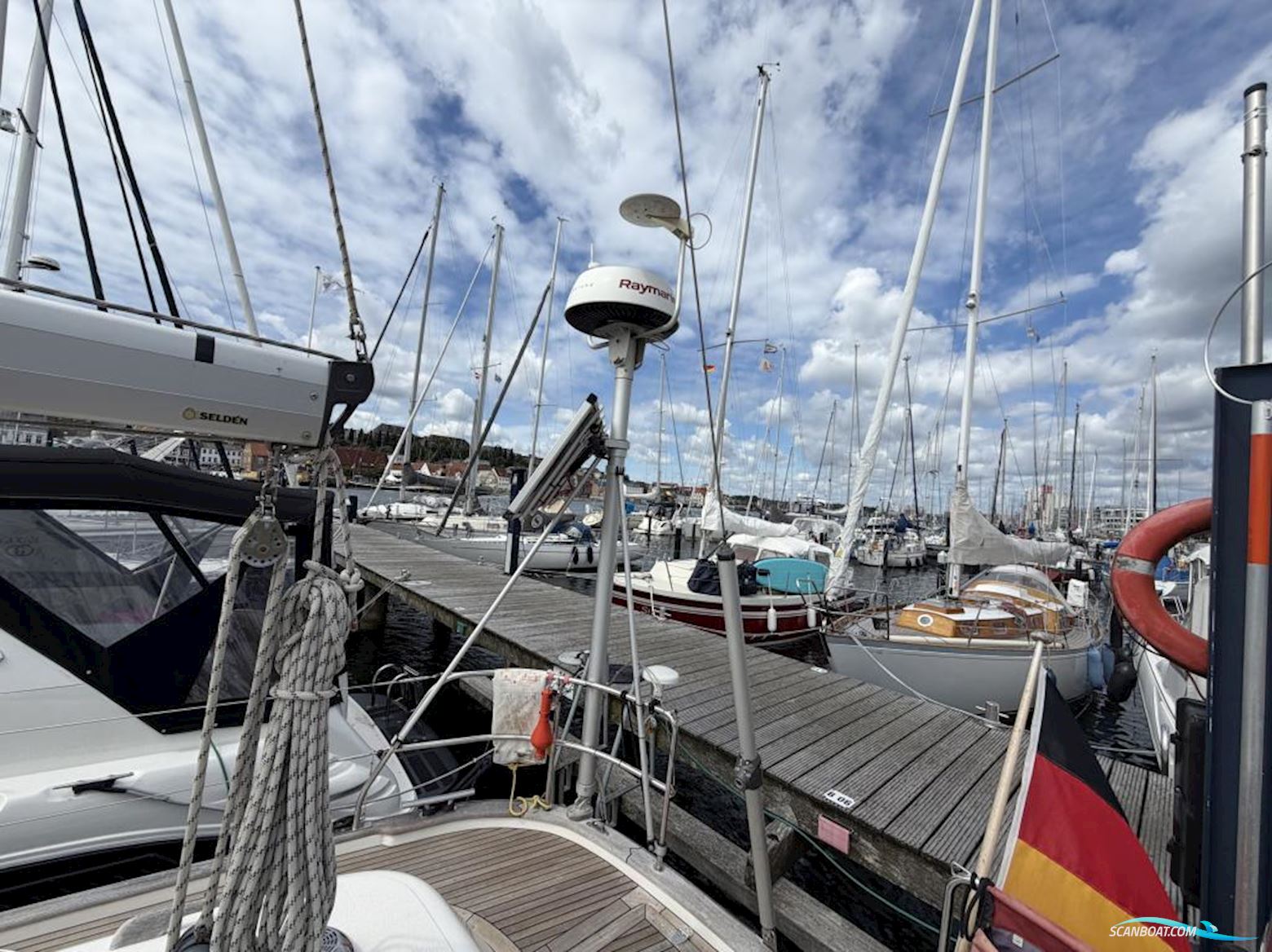 Hallberg-Rassy 37