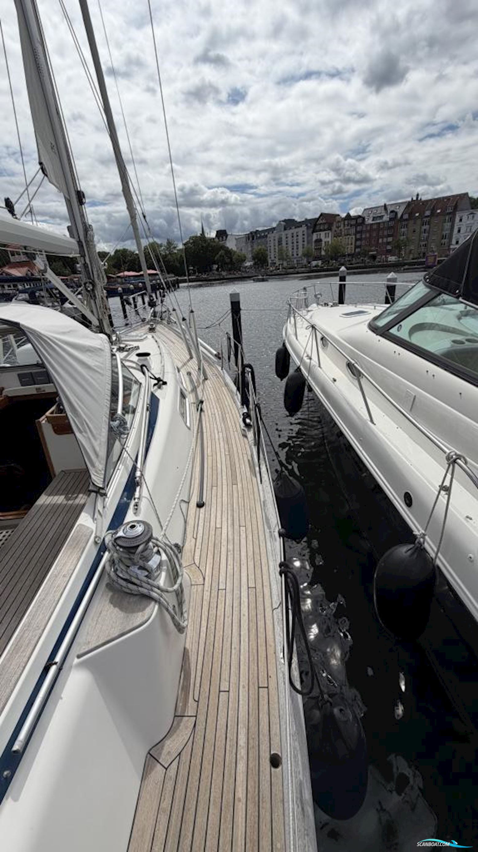 Hallberg-Rassy 37