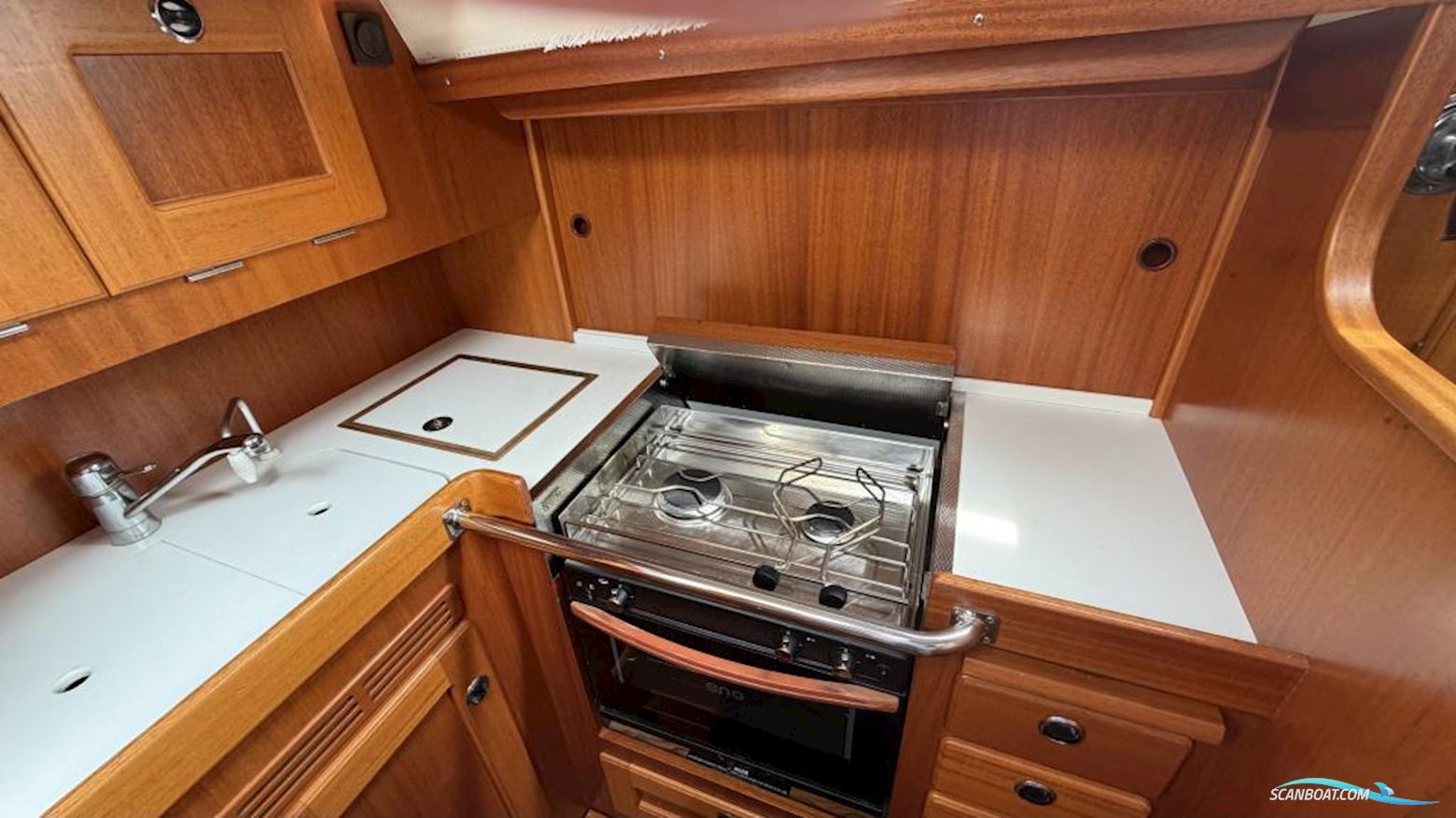 Hallberg-Rassy 37