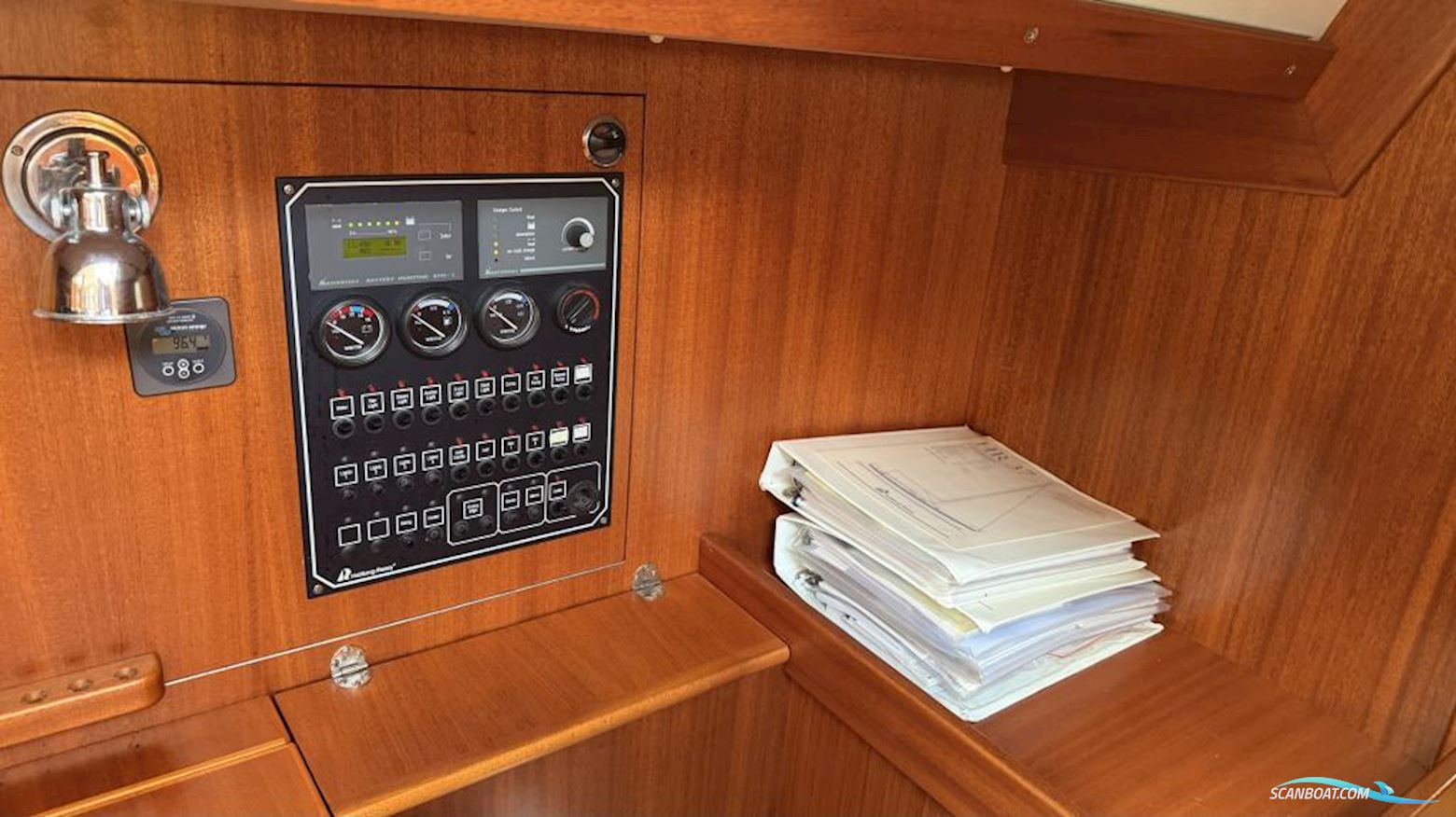 Hallberg-Rassy 37