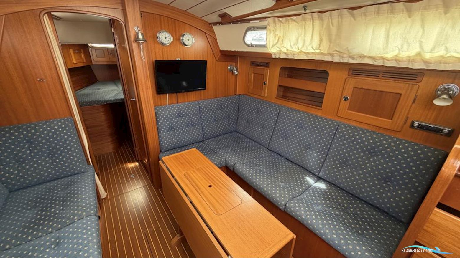 Hallberg-Rassy 37