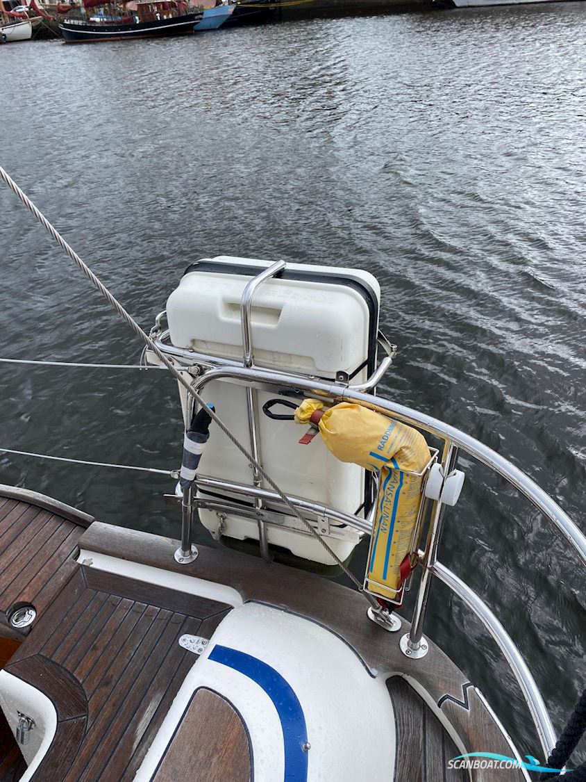 Hallberg-Rassy 372