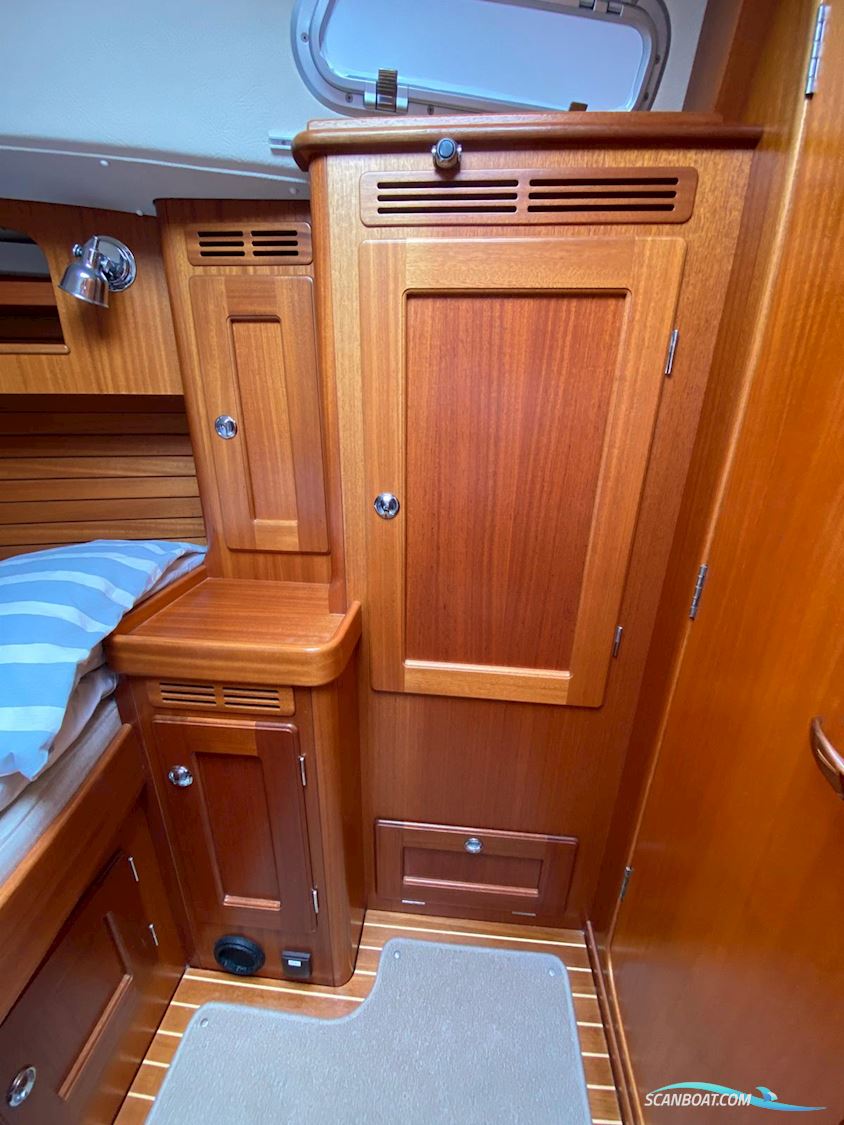Hallberg-Rassy 372