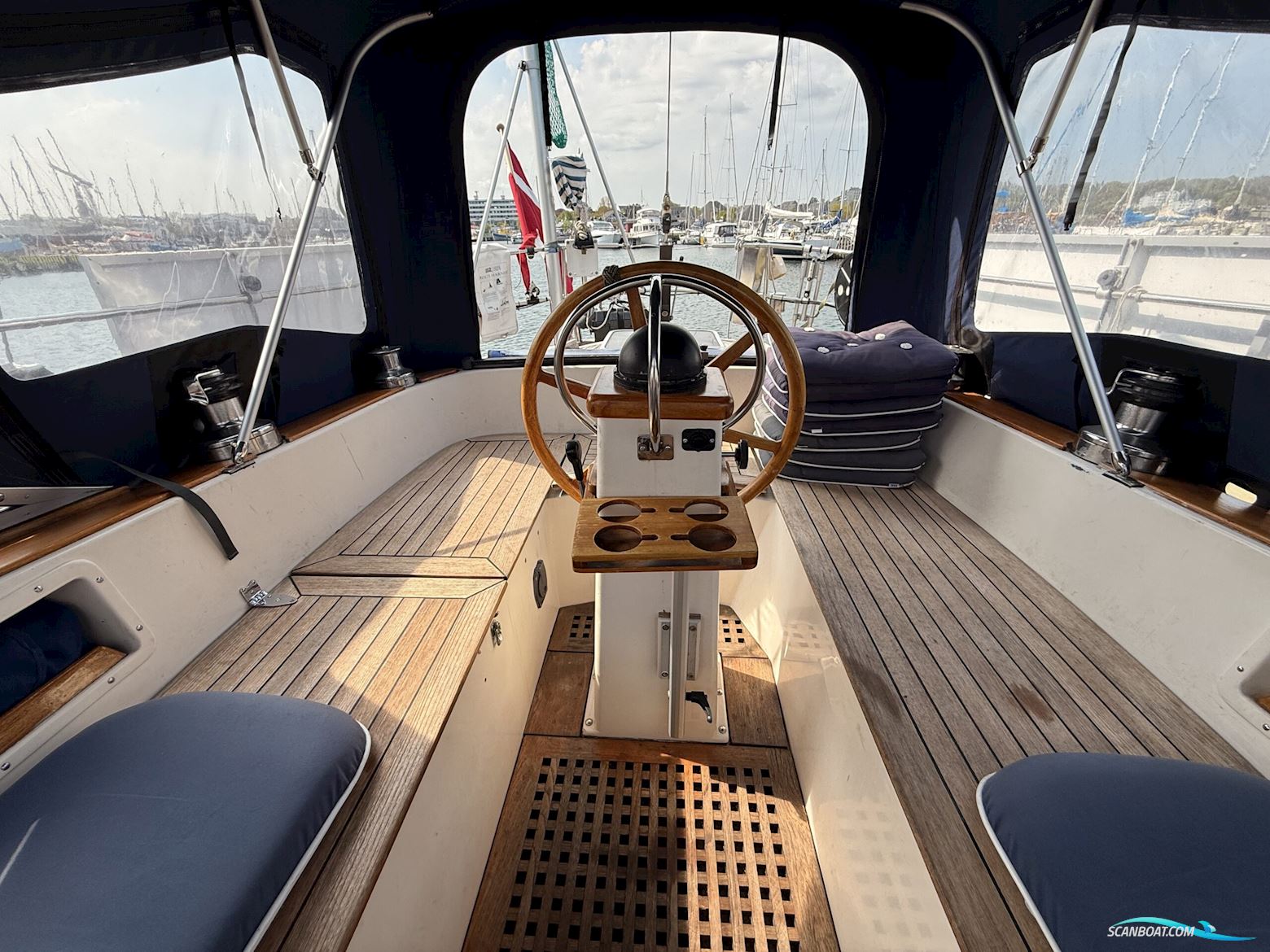 Hallberg Rassy 38, Forårspris 450.000,-