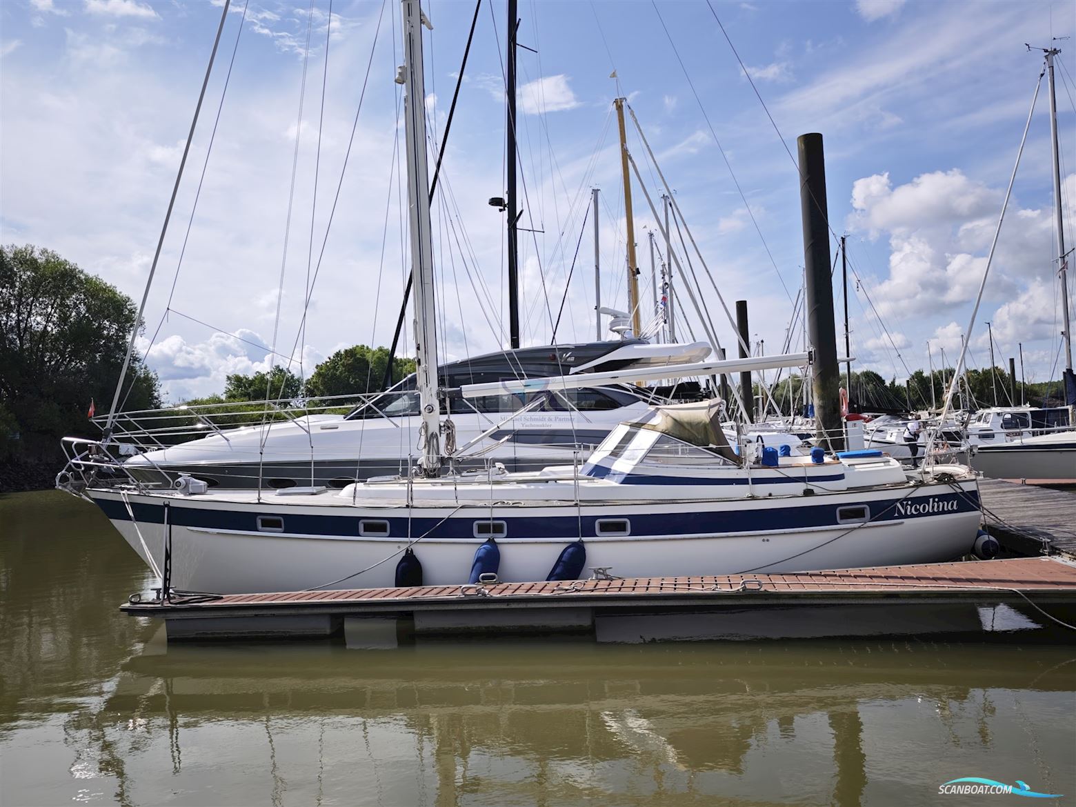 Hallberg Rassy 38