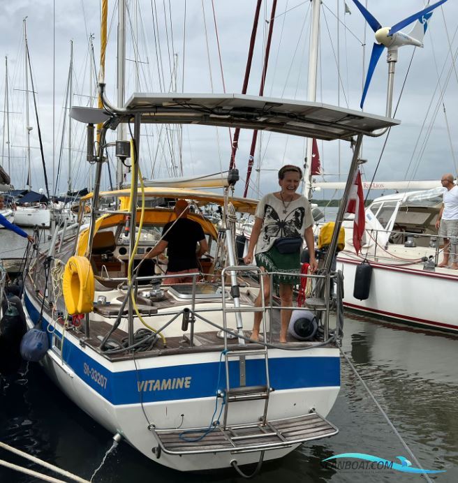 Hallberg Rassy 382