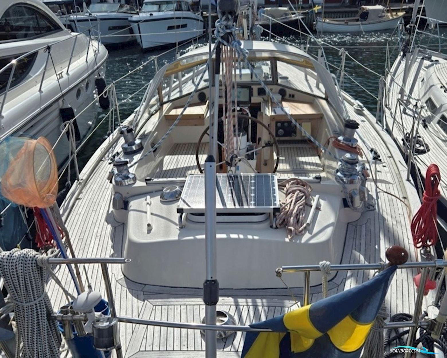 Hallberg-Rassy 382