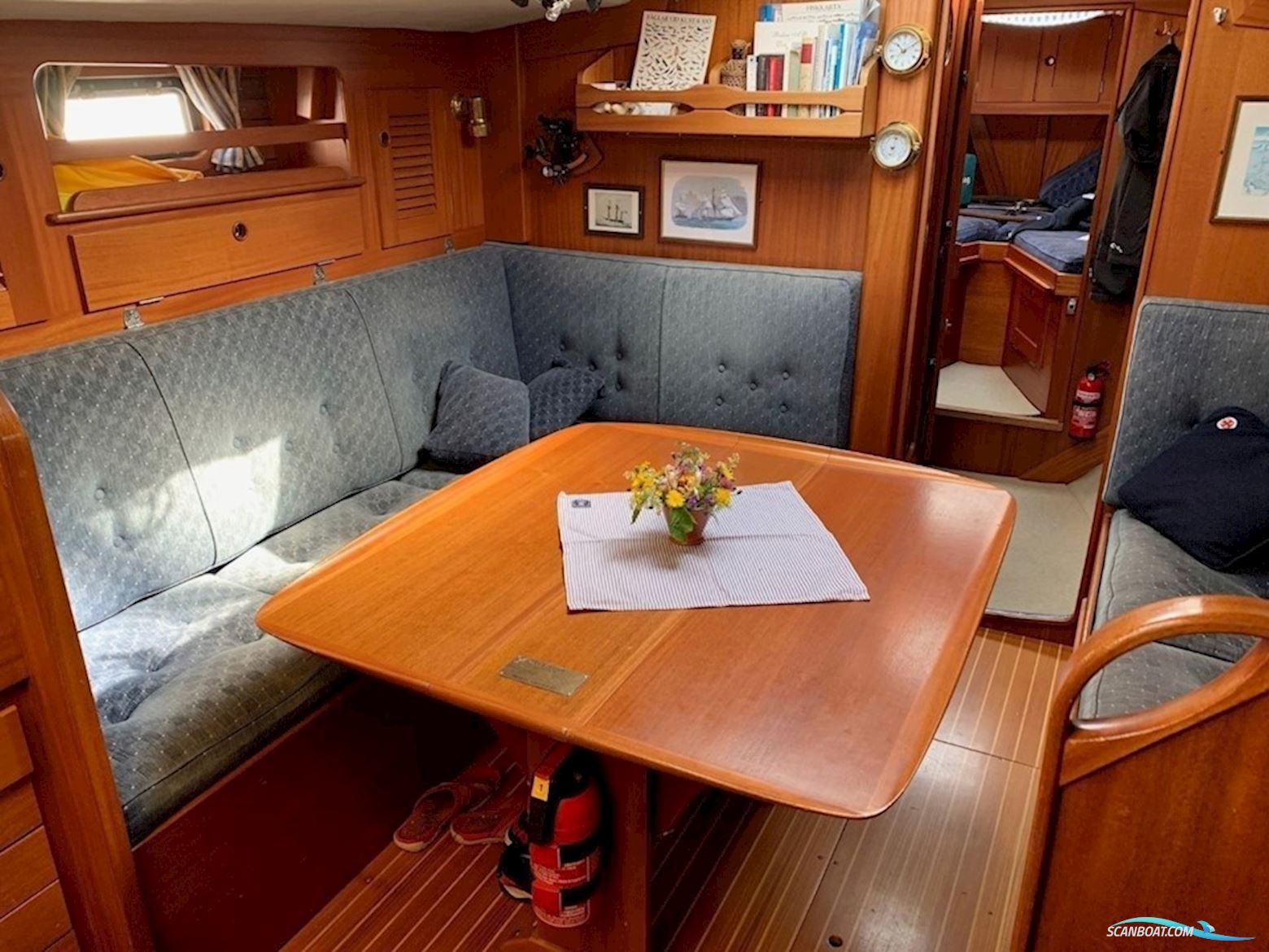 Hallberg-Rassy 382