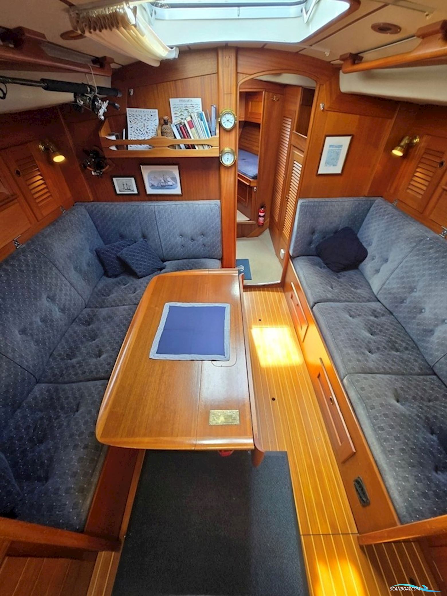 Hallberg-Rassy 382