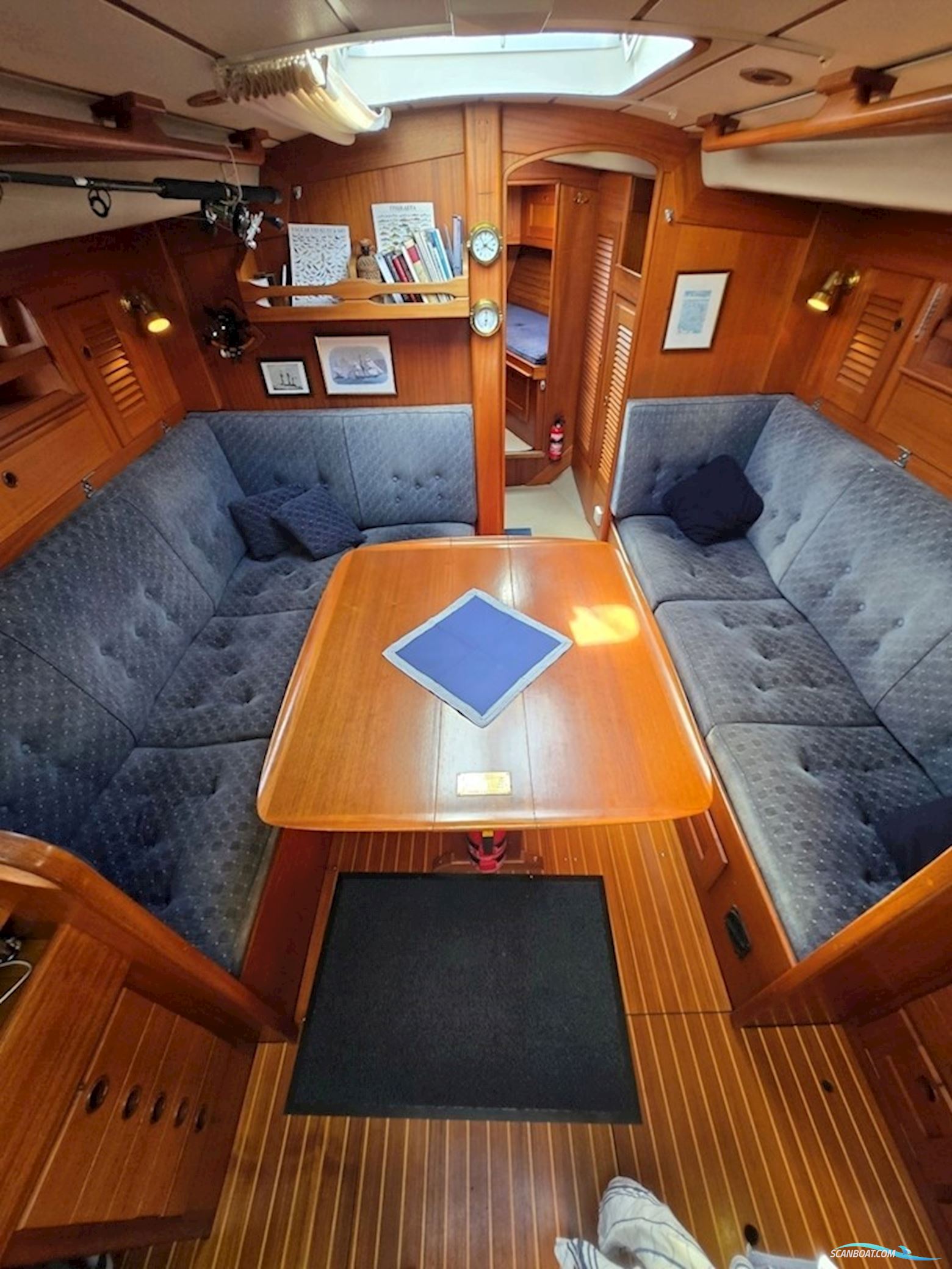 Hallberg-Rassy 382