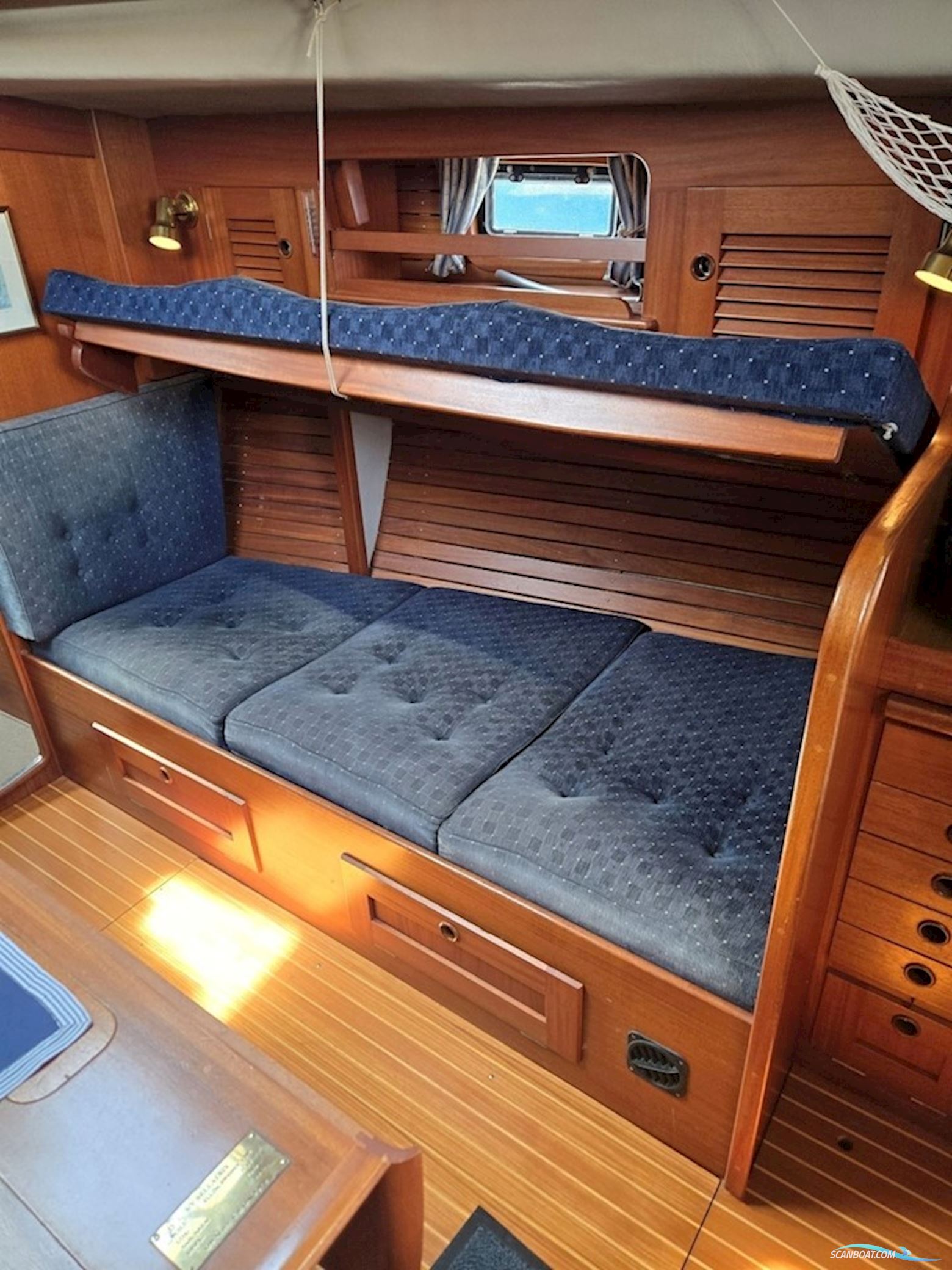 Hallberg-Rassy 382