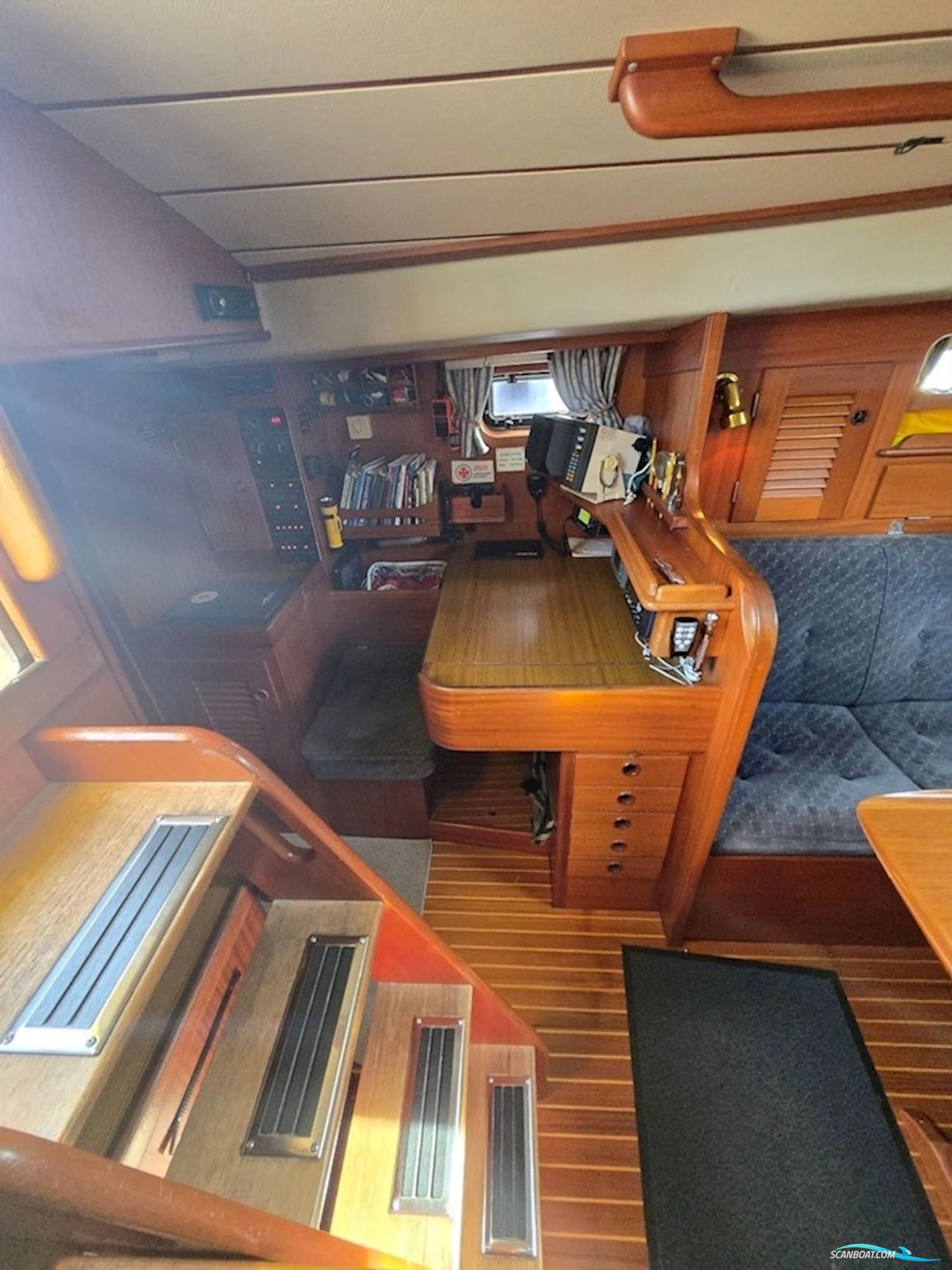 Hallberg-Rassy 382
