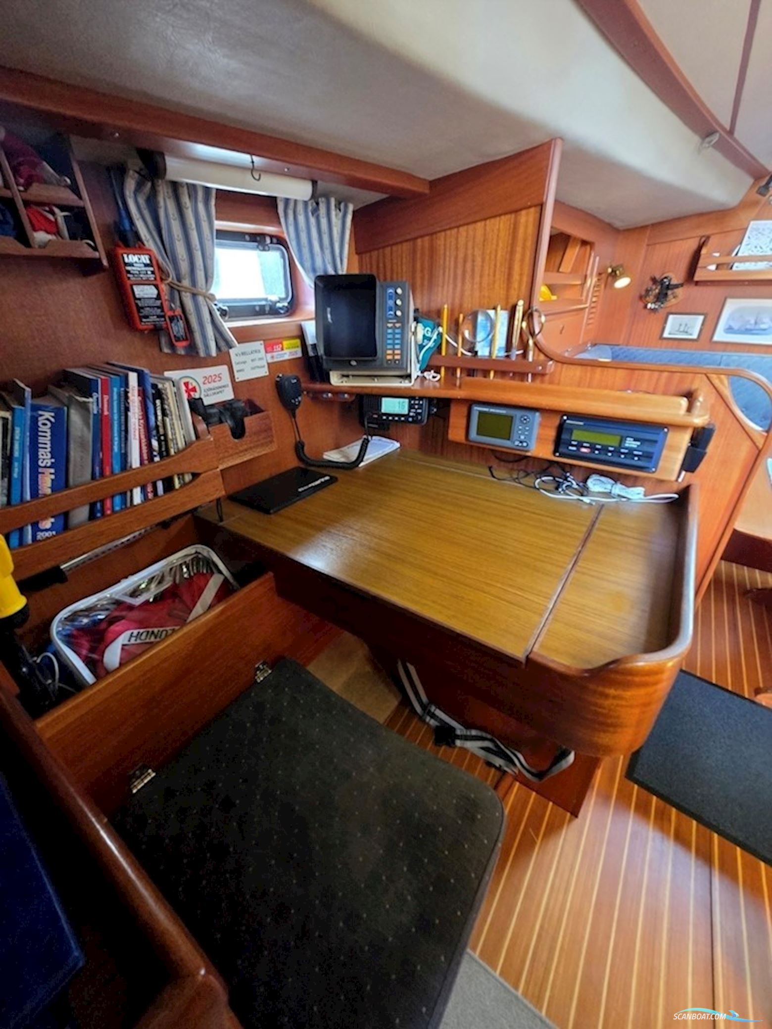 Hallberg-Rassy 382