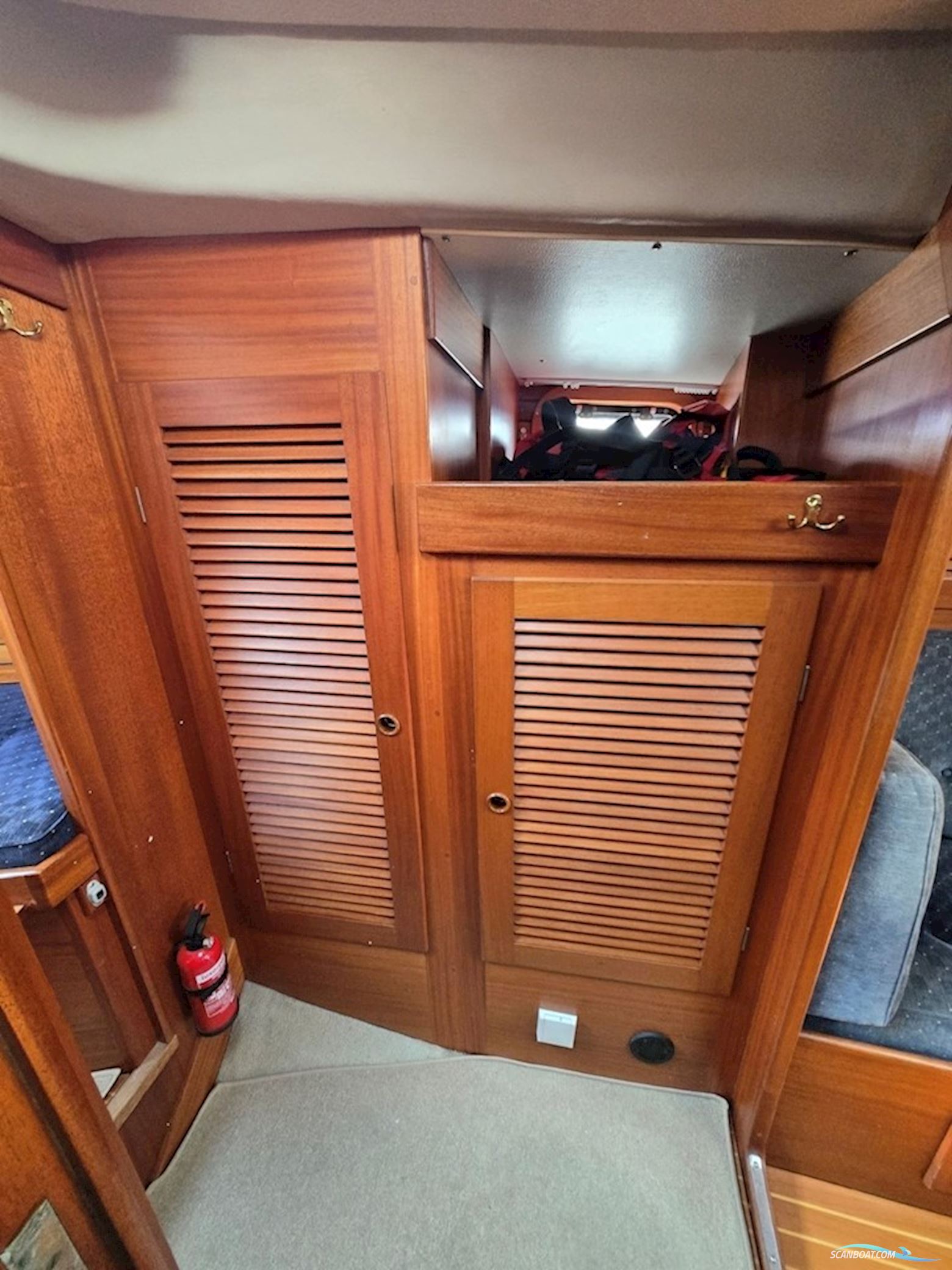 Hallberg-Rassy 382