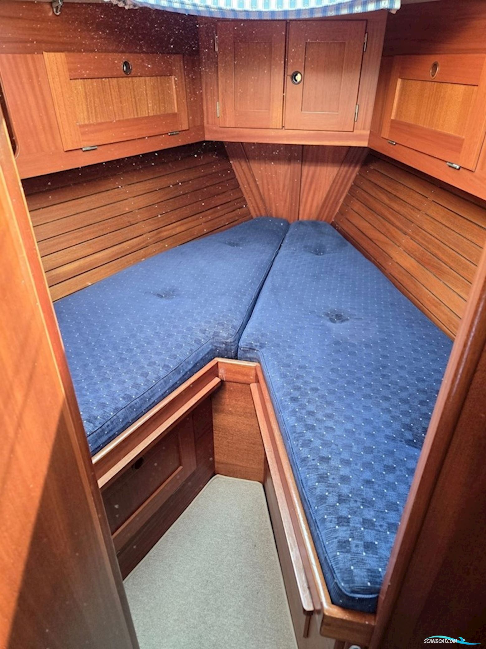 Hallberg-Rassy 382