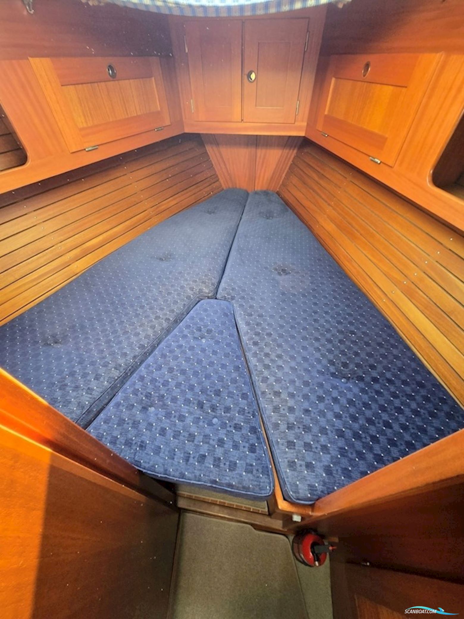 Hallberg-Rassy 382
