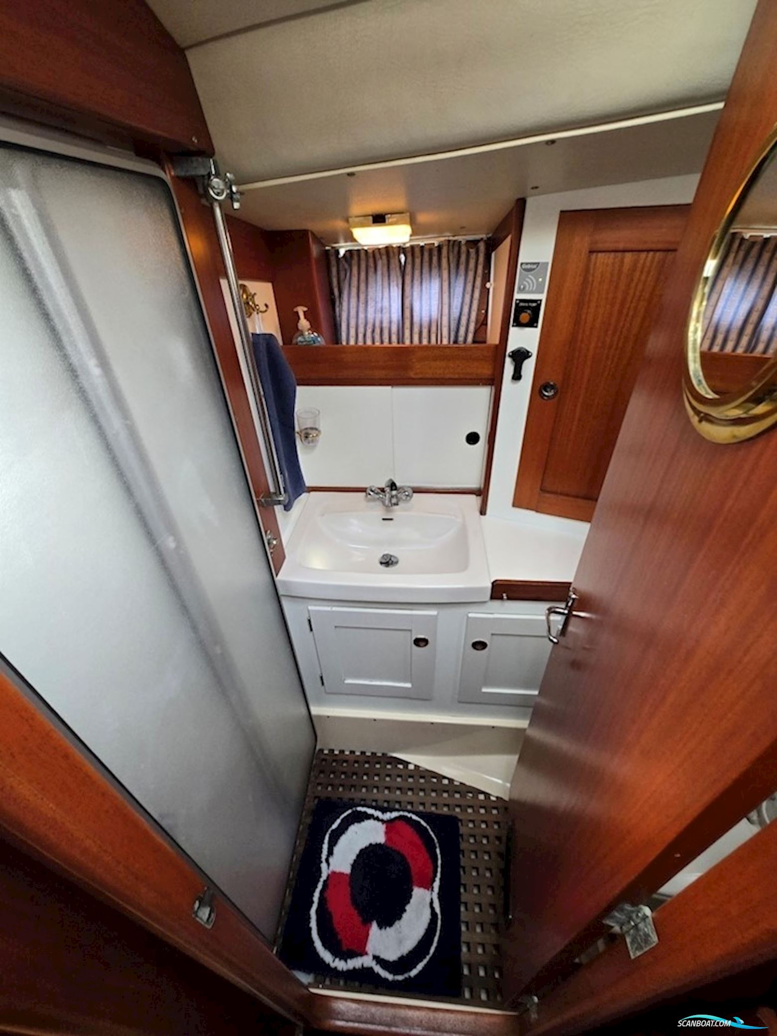 Hallberg-Rassy 382