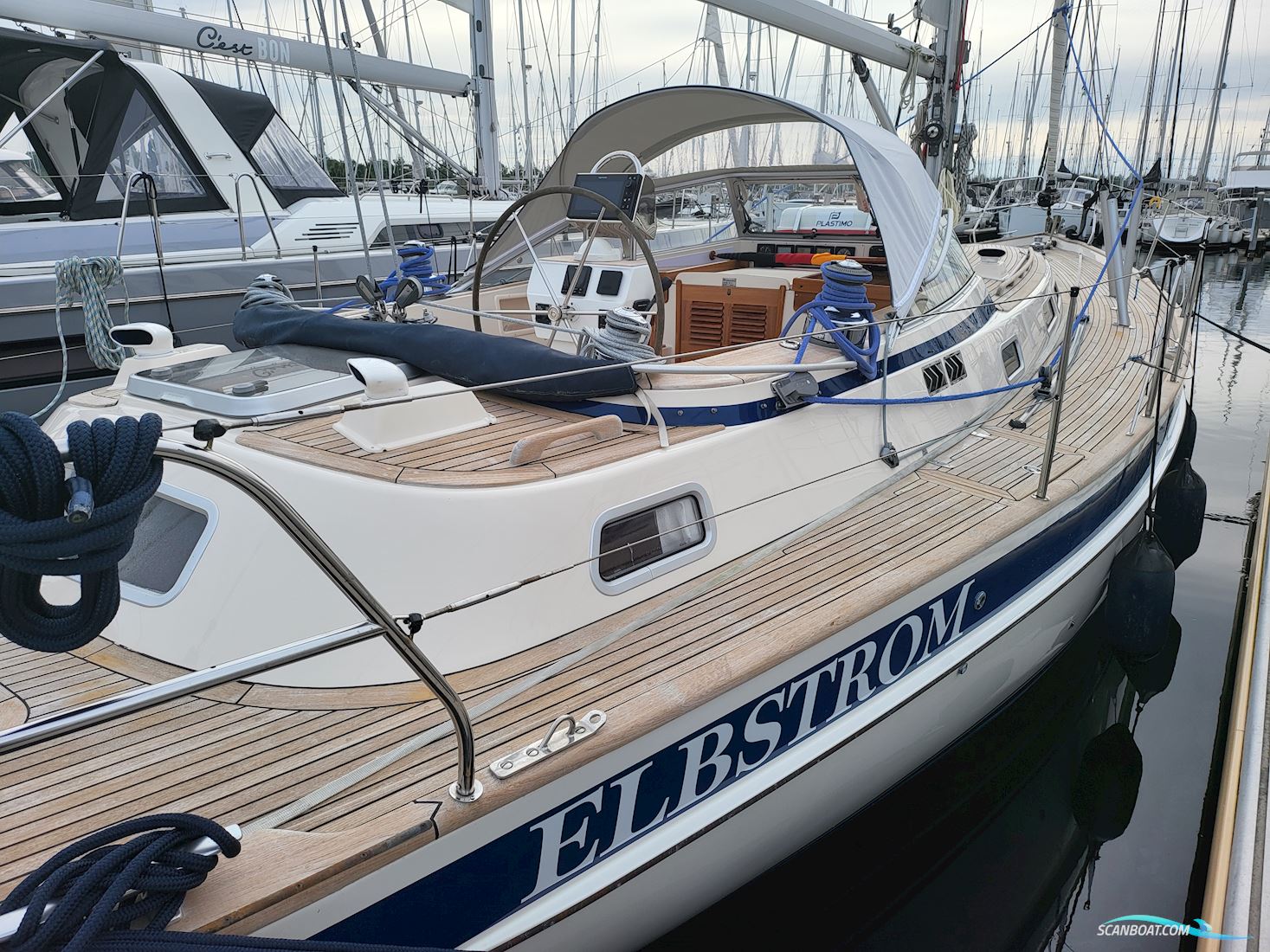 Hallberg Rassy 39