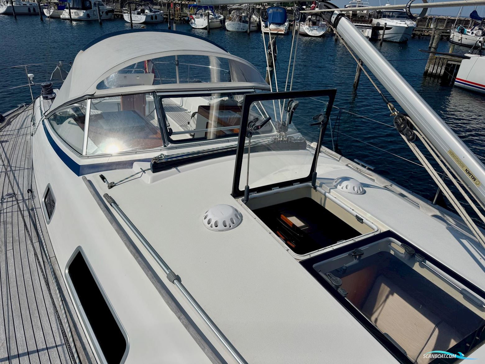 Hallberg-Rassy 412