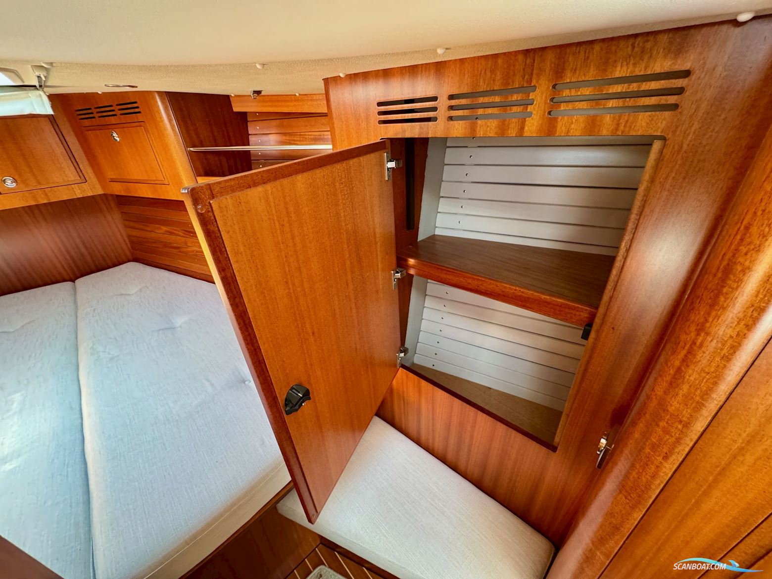 Hallberg-Rassy 412