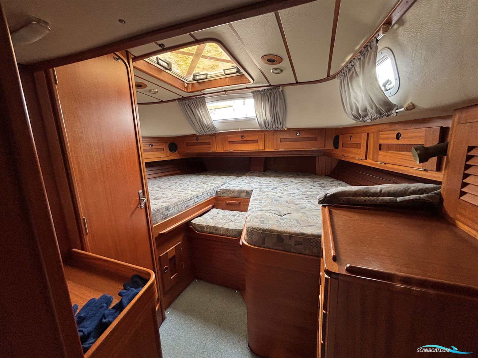 Hallberg Rassy 42 F MK I