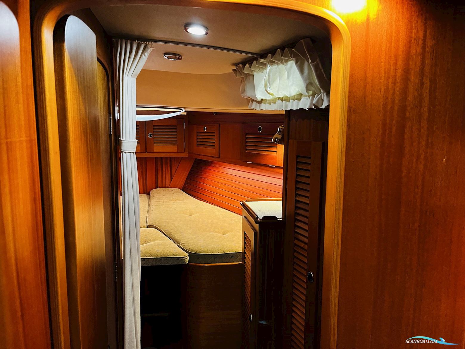 Hallberg-Rassy 42 F MkII