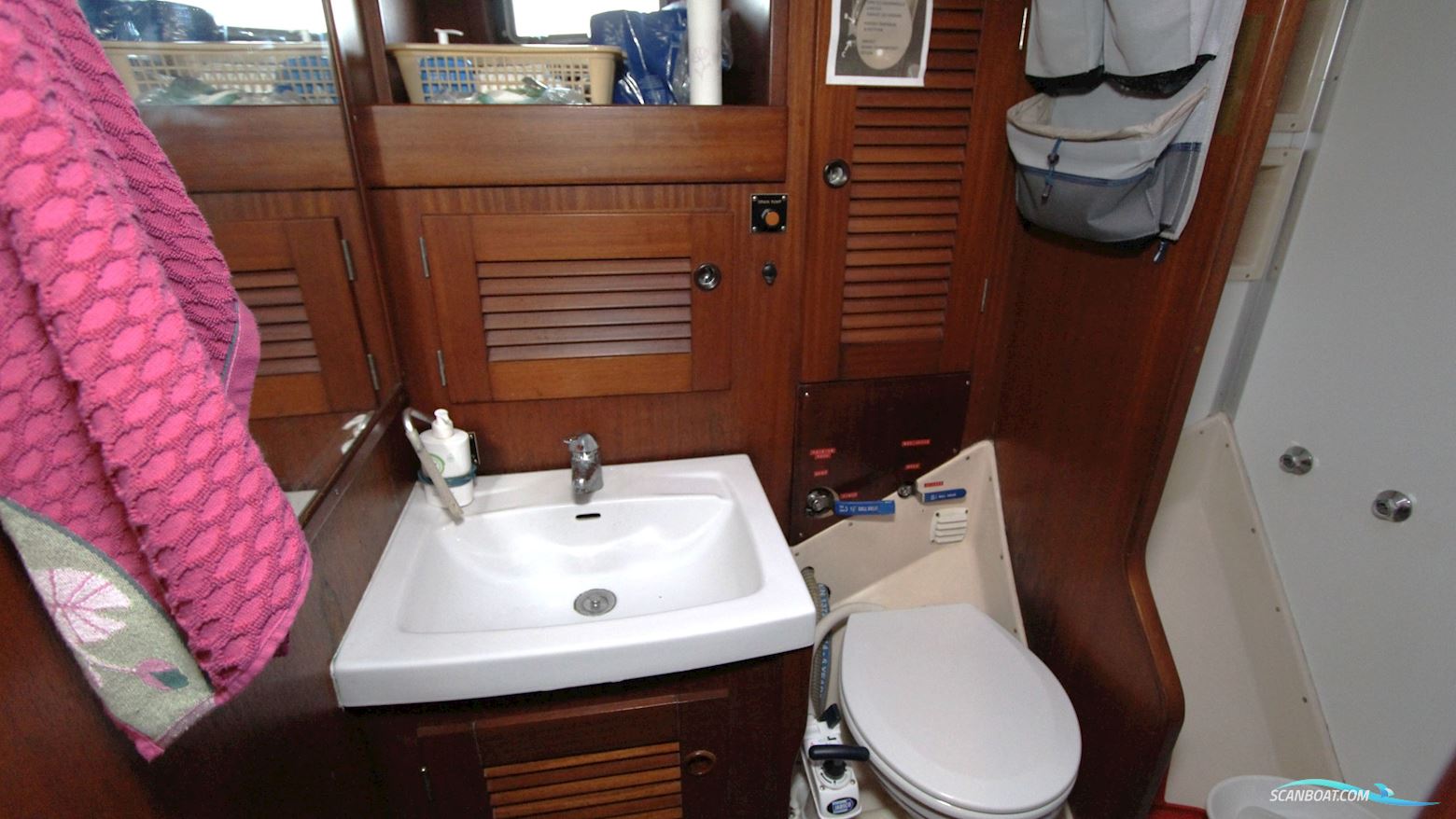 Hallberg-Rassy 42 Ketch