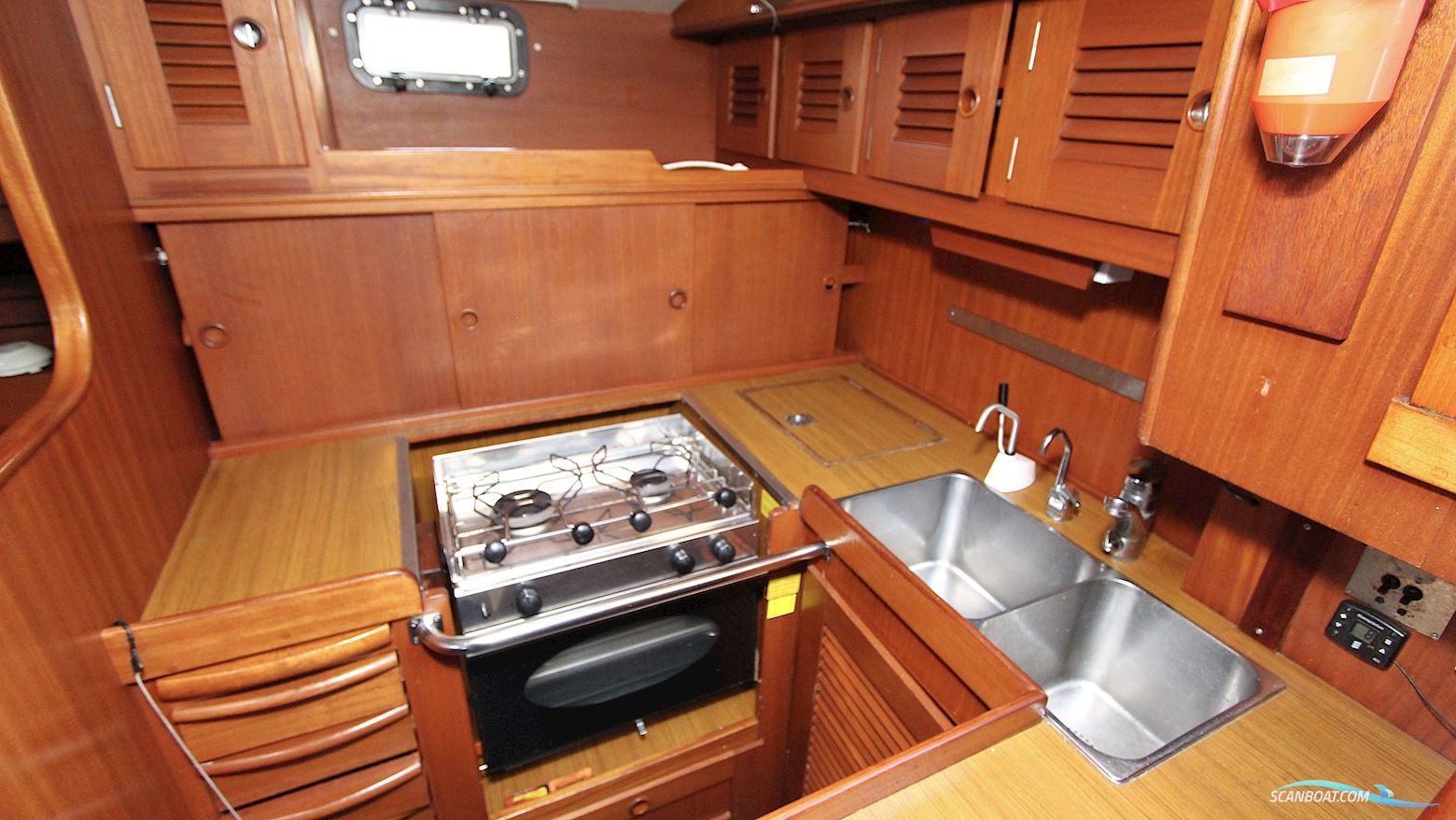 Hallberg-Rassy 42 Ketch