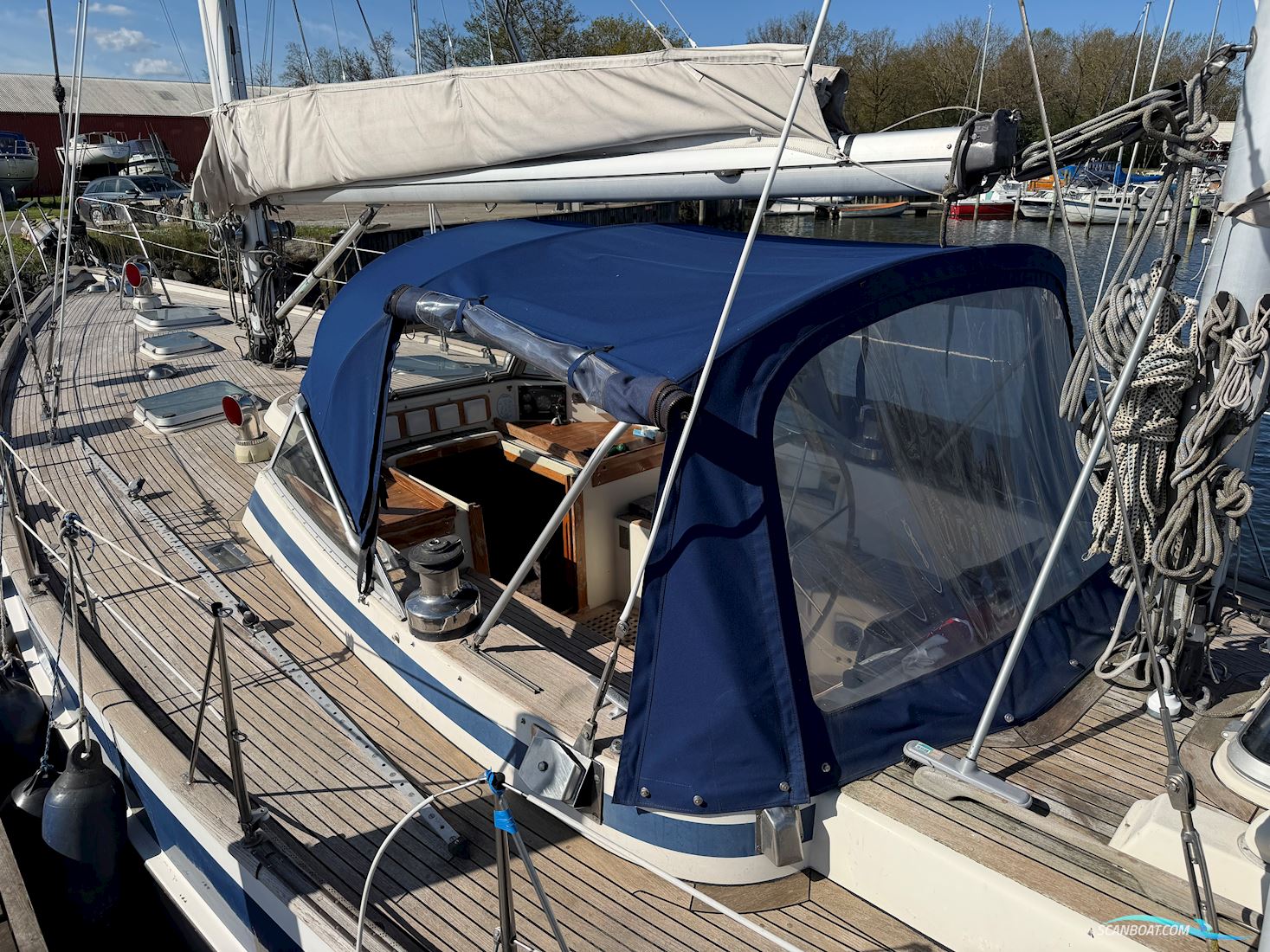 Hallberg-Rassy 42