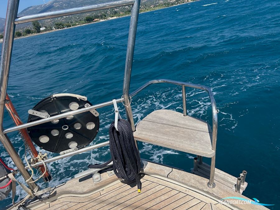 HALLBERG-RASSY 42E