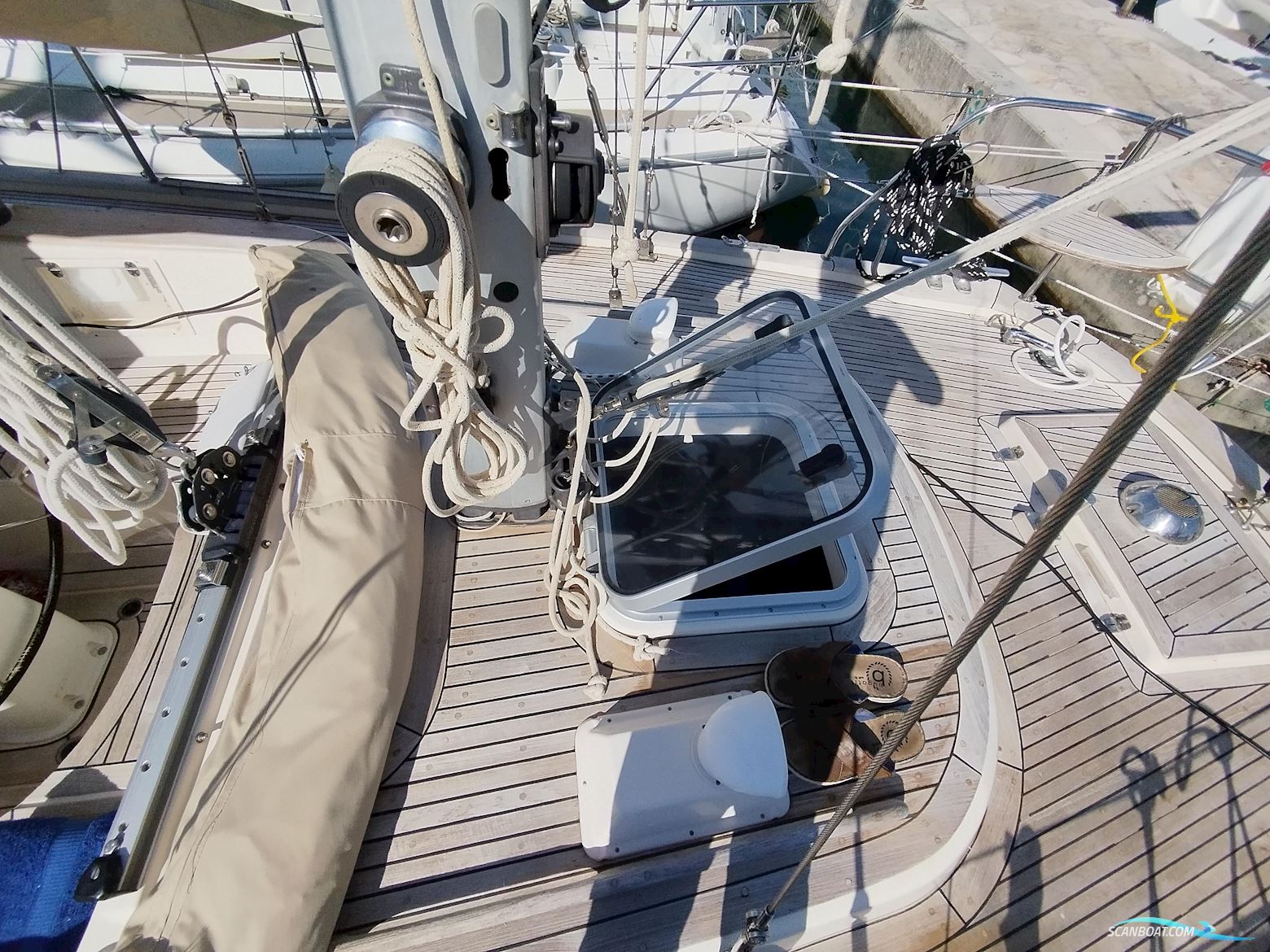 Hallberg-Rassy 42E