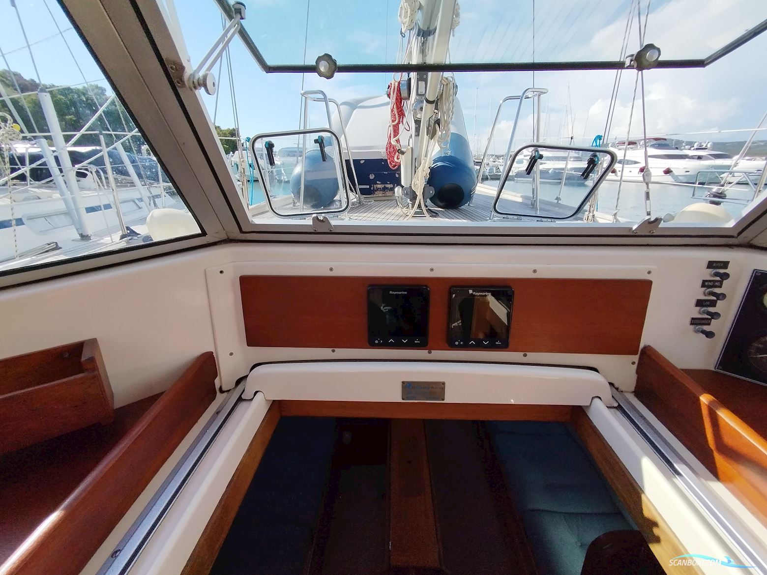 Hallberg-Rassy 42E