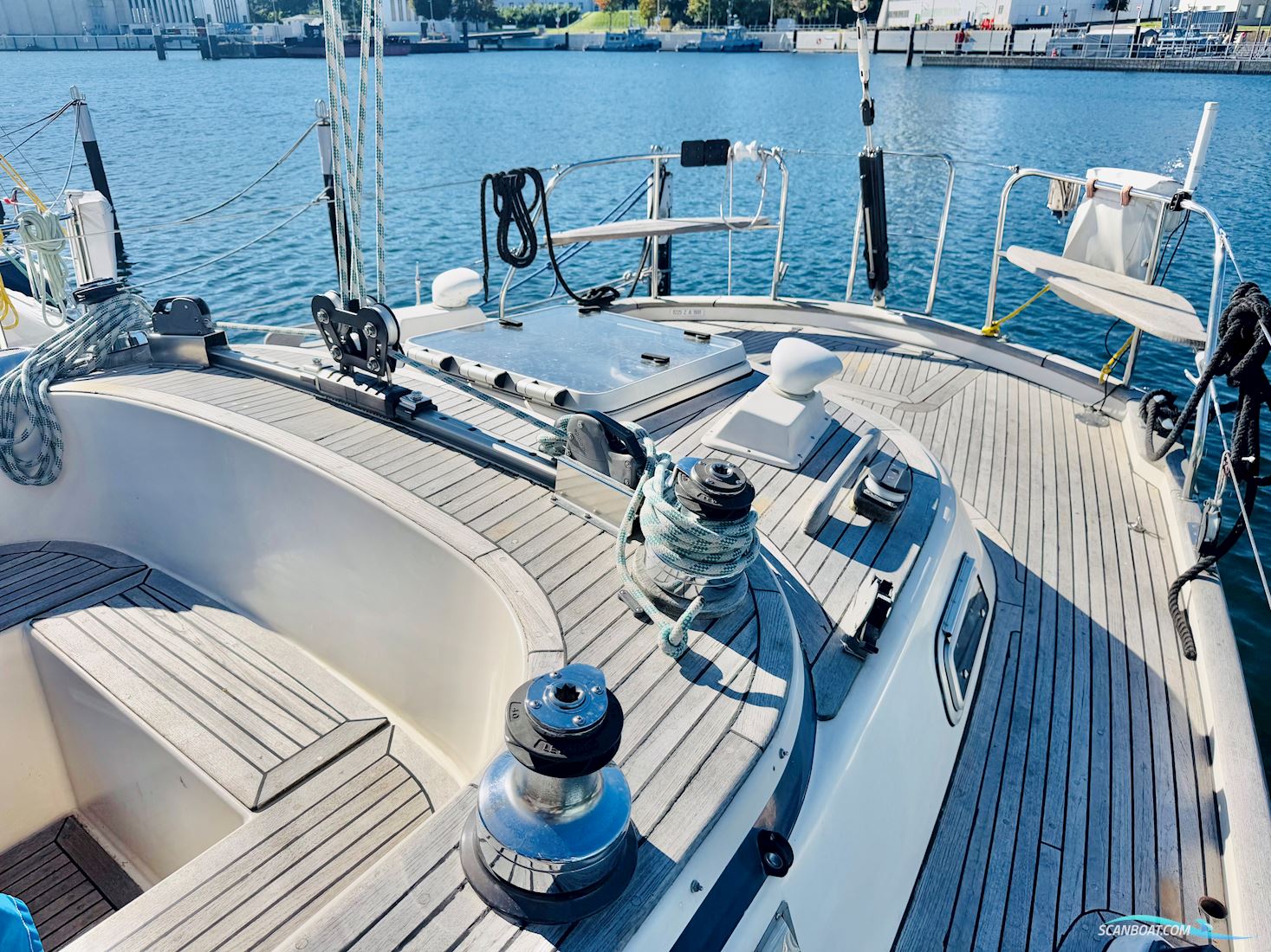 Hallberg-Rassy 42F HR