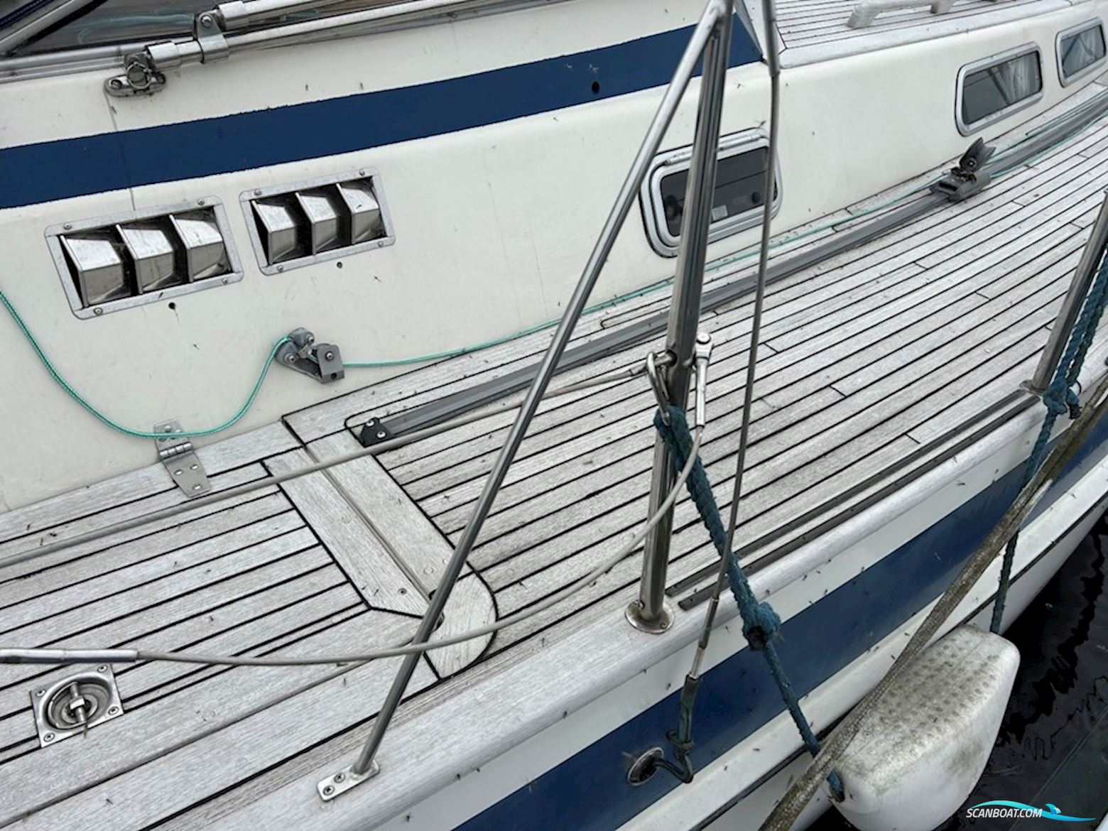 Hallberg-Rassy 42F Mk II