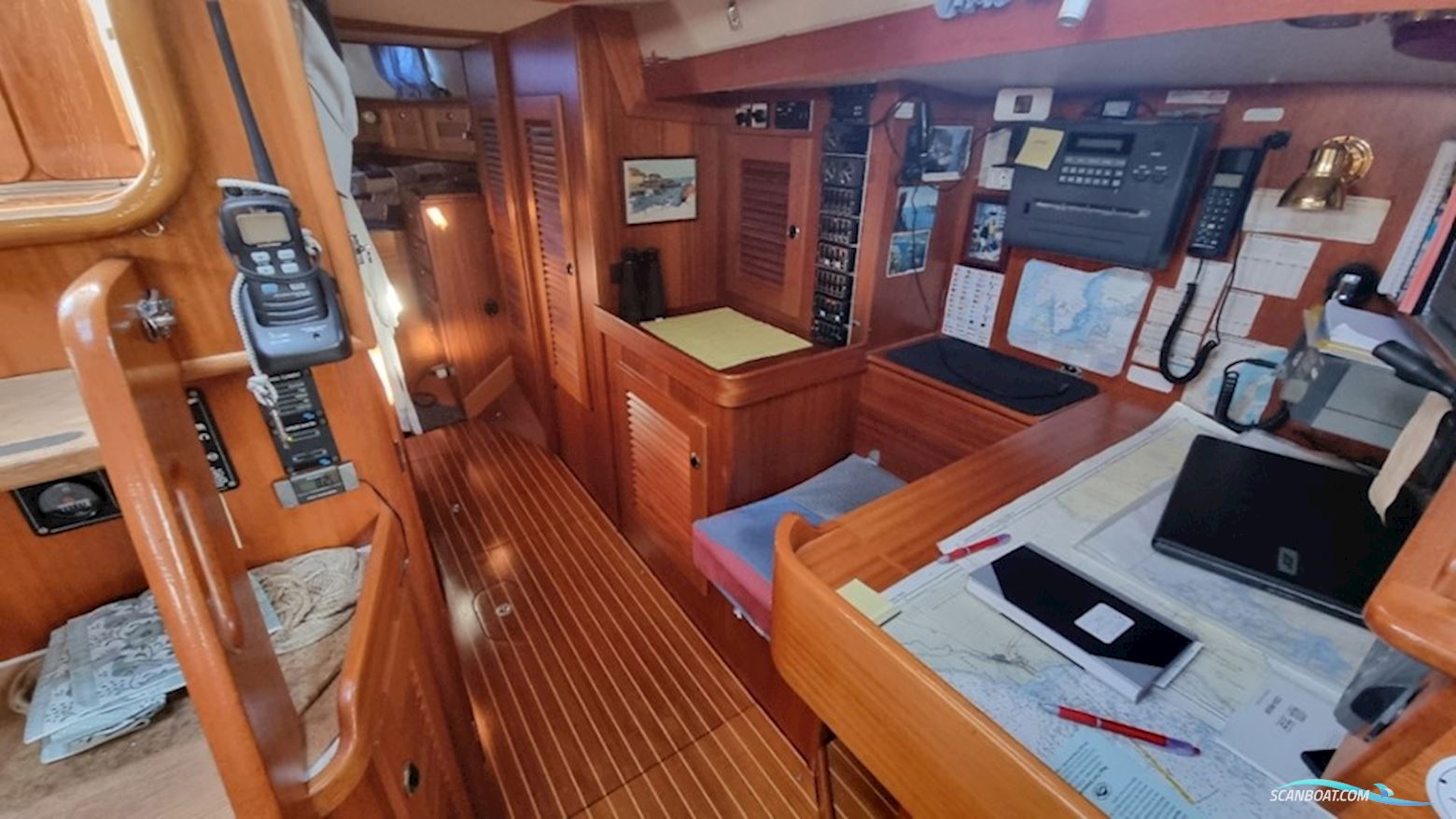 Hallberg-Rassy 42F Mk II