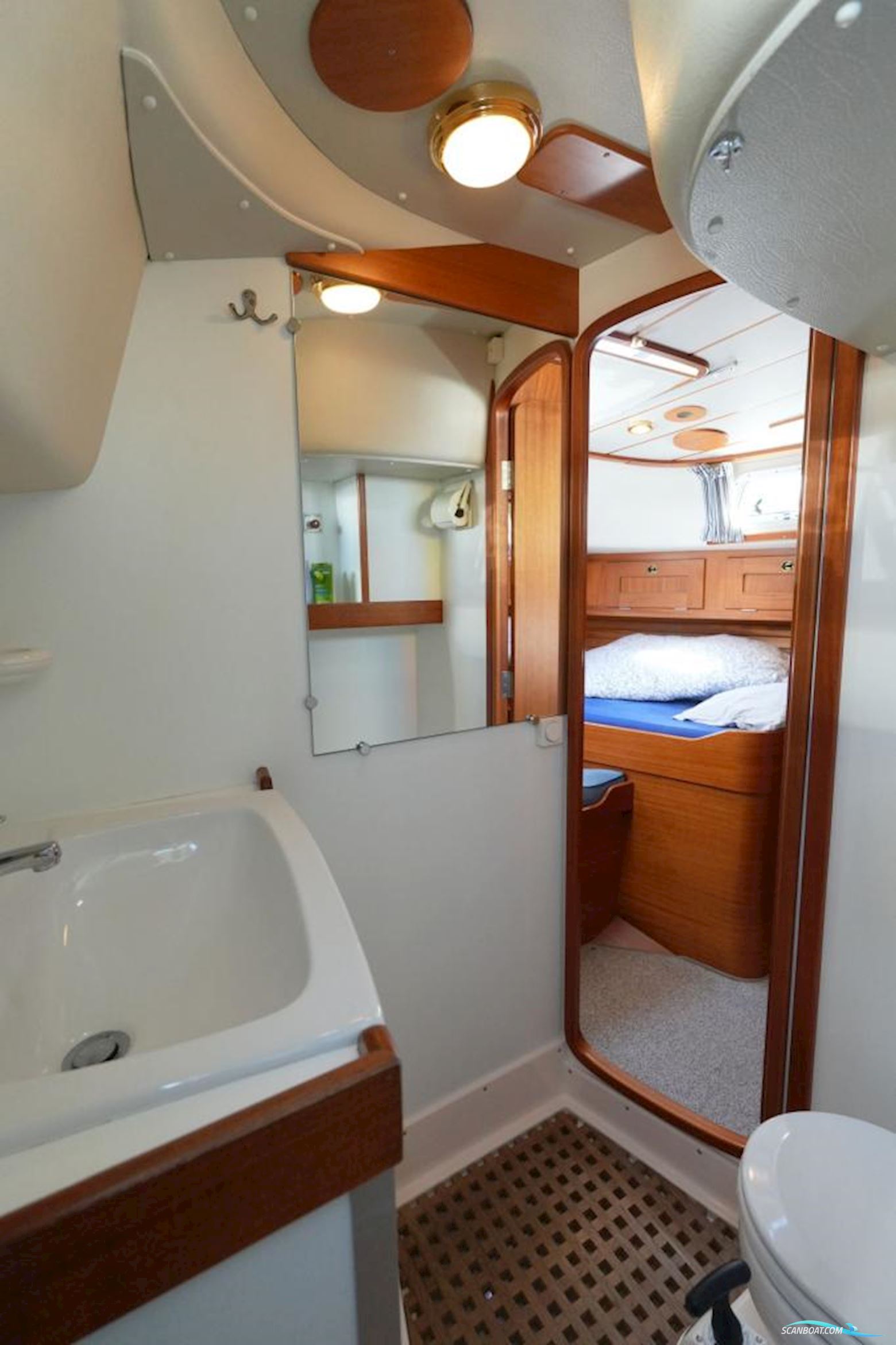 Hallberg-rassy 42F MK II