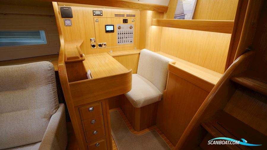 Hallberg-Rassy 44