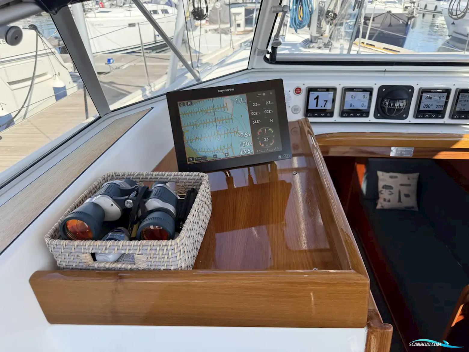 Hallberg-Rassy 44