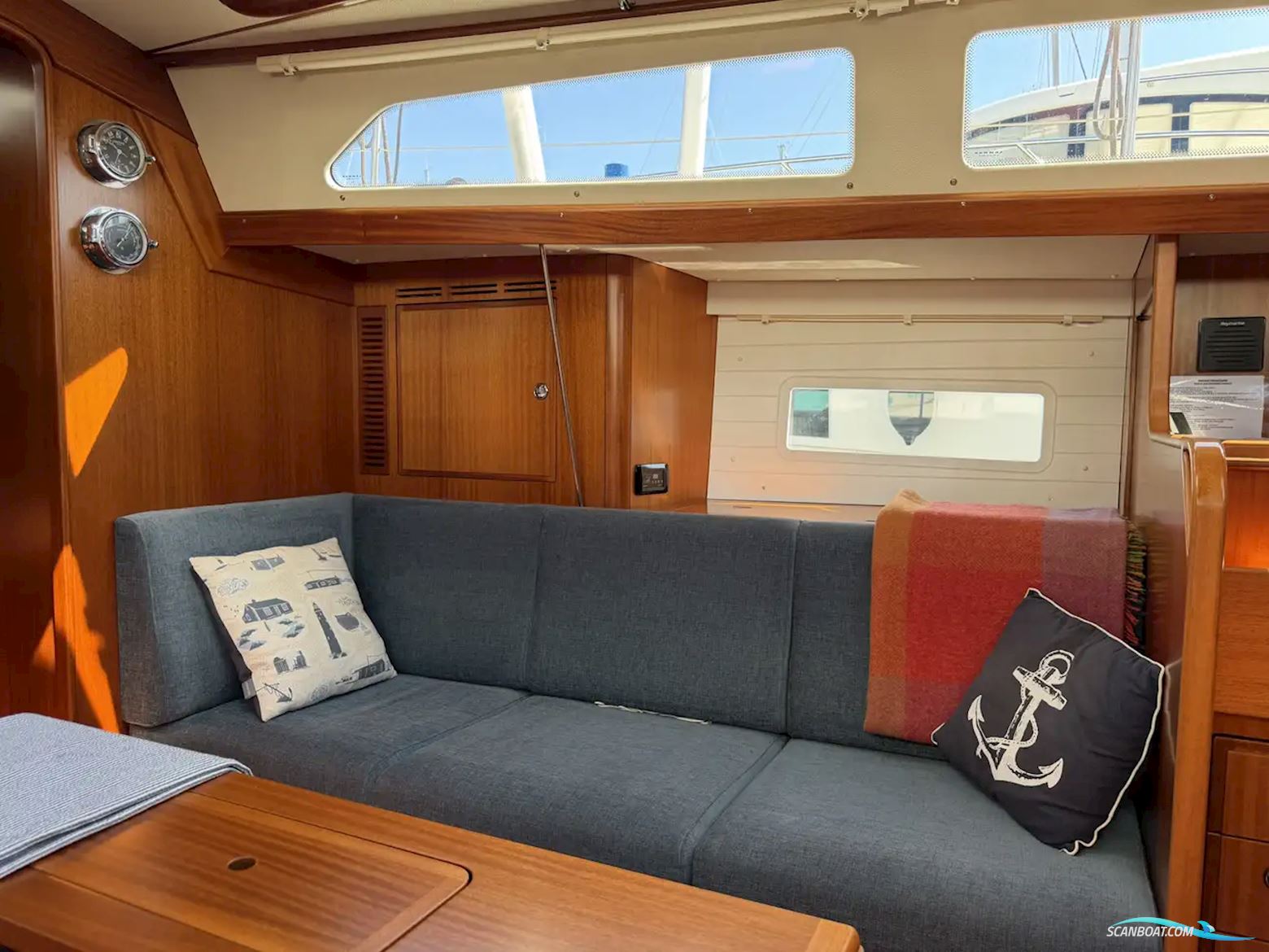 Hallberg-Rassy 44