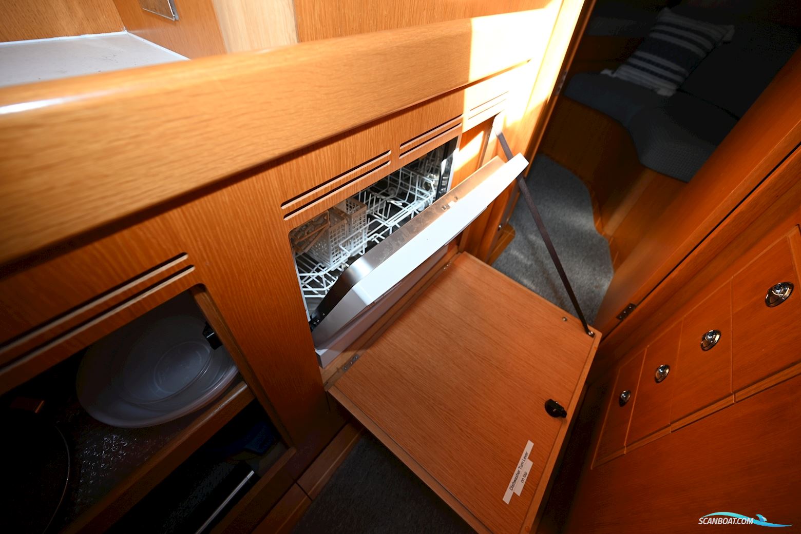 Hallberg Rassy 44