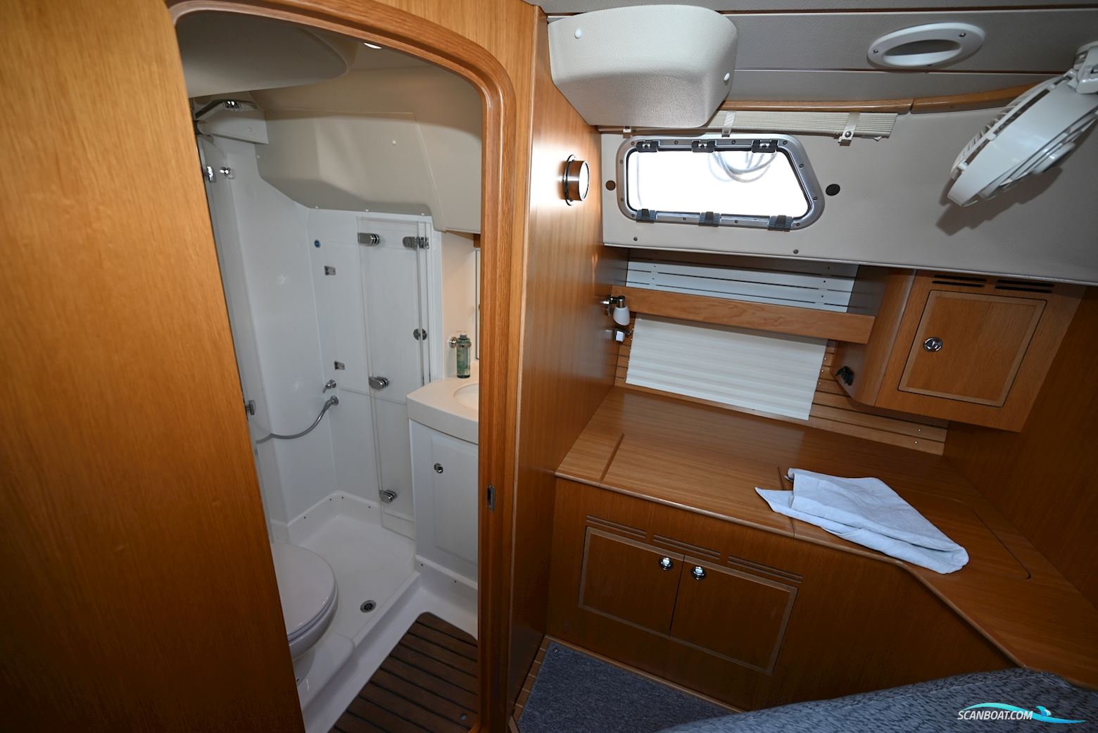 Hallberg Rassy 44