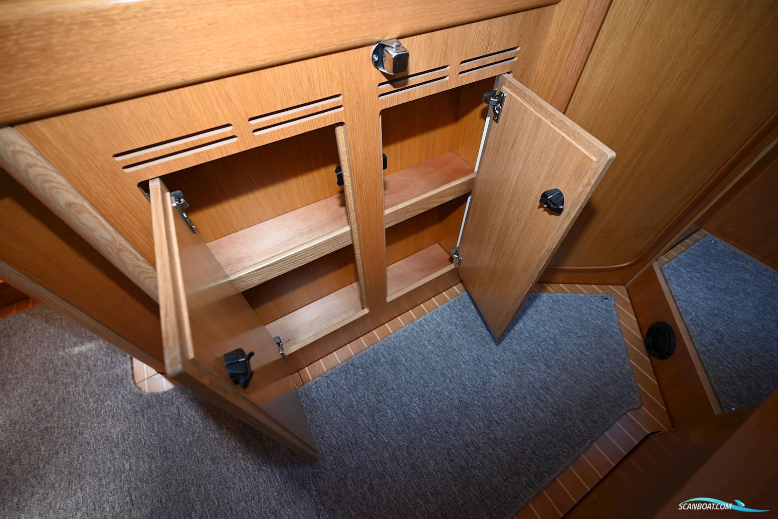 Hallberg Rassy 44